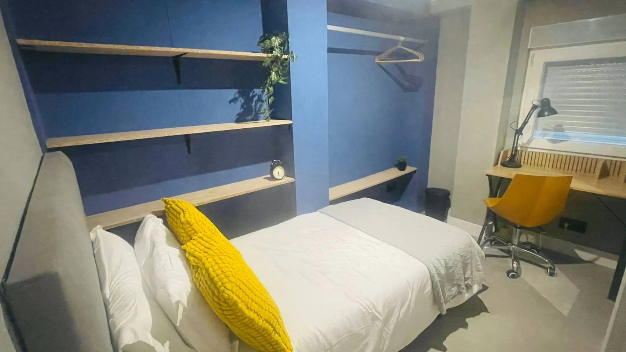 Calle del Abedul, Madrid preview