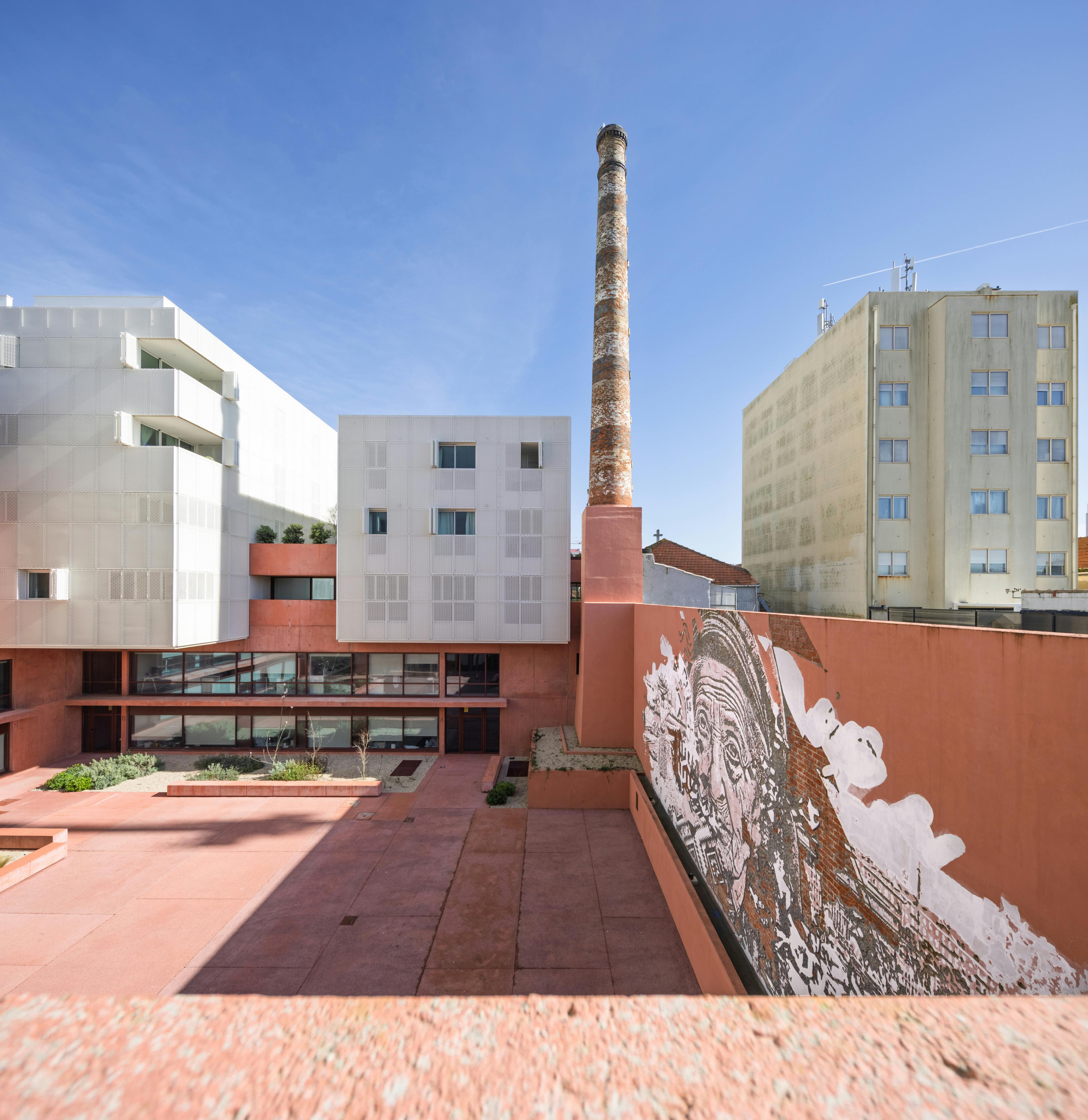 Apartment for rent for €2,000 per month in Matosinhos, Avenida Serpa Pinto