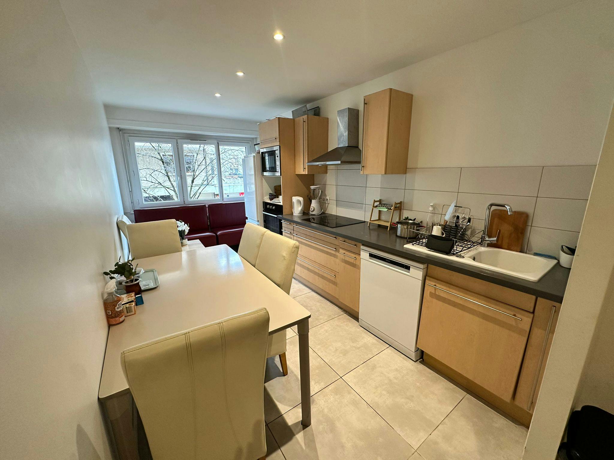 Pokój prywatny do wynajęcia za 750 € miesięcznie w mieście Annemasse, Rue du Commerce