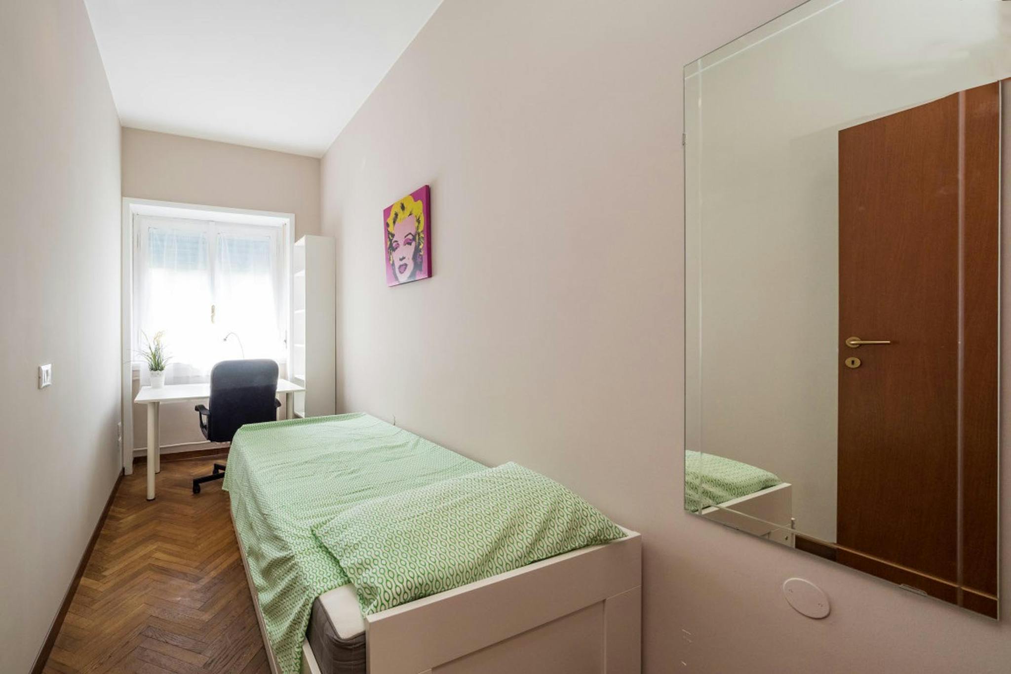 Via Giorgio Washington, Milan preview