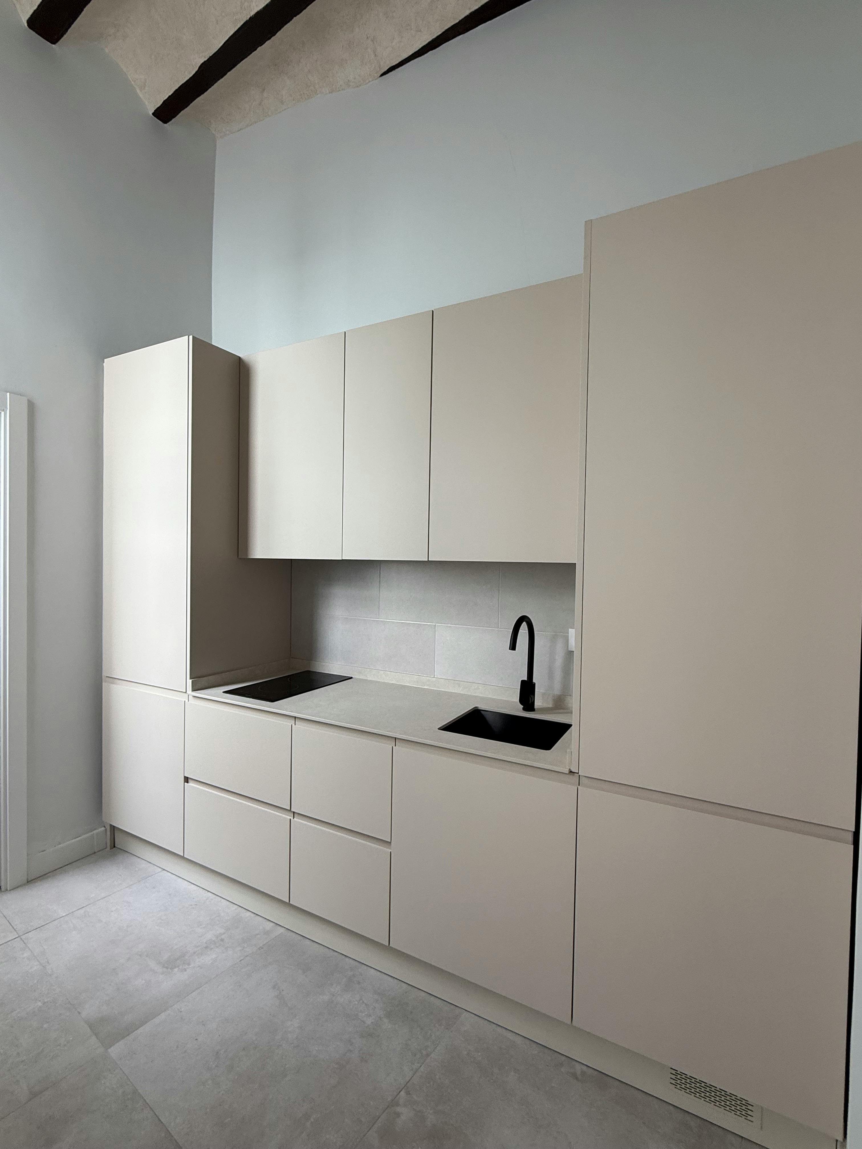 Apartamento en alquiler por 1200 € al mes en Sevilla, Calle Rodrigo de Triana