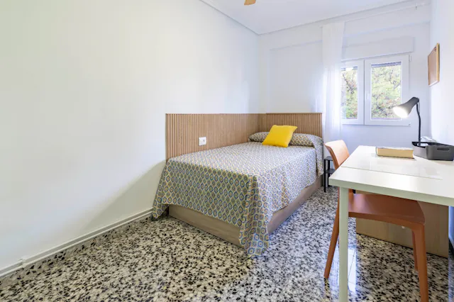 Private room in Carrer de Reig Genovés, Valencia (1695468) room image 1