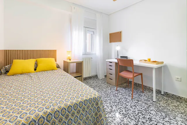 Private room in Carrer de Reig Genovés, Valencia (1695469) room image 2