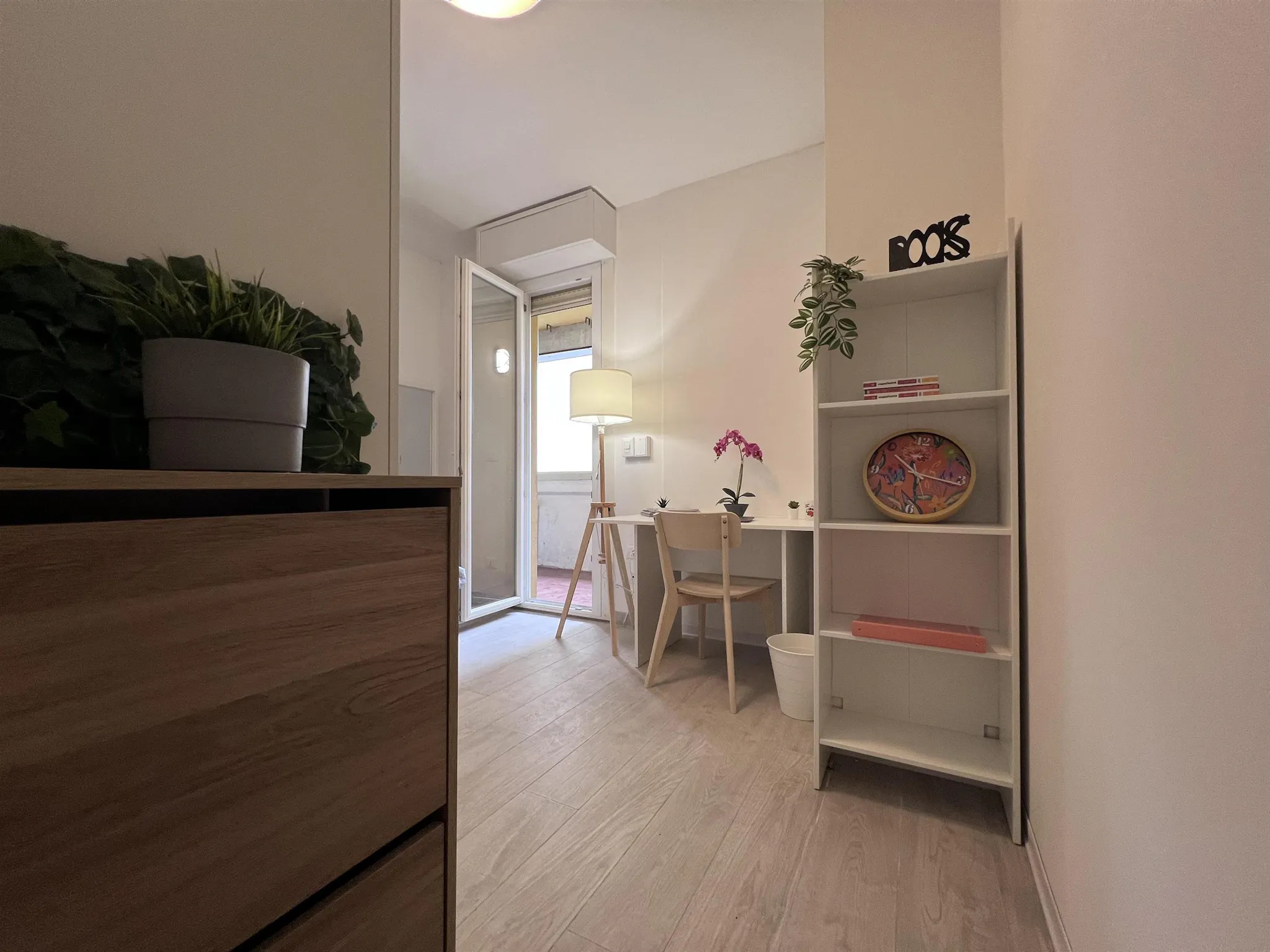 Via Genova, Bologna preview