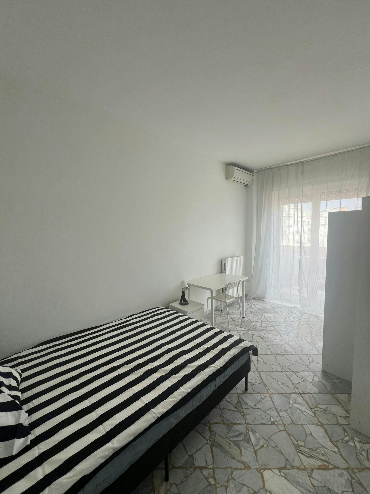 Private room in Via Giuseppe Davanzati Forges, Bari (1695575) ROOM