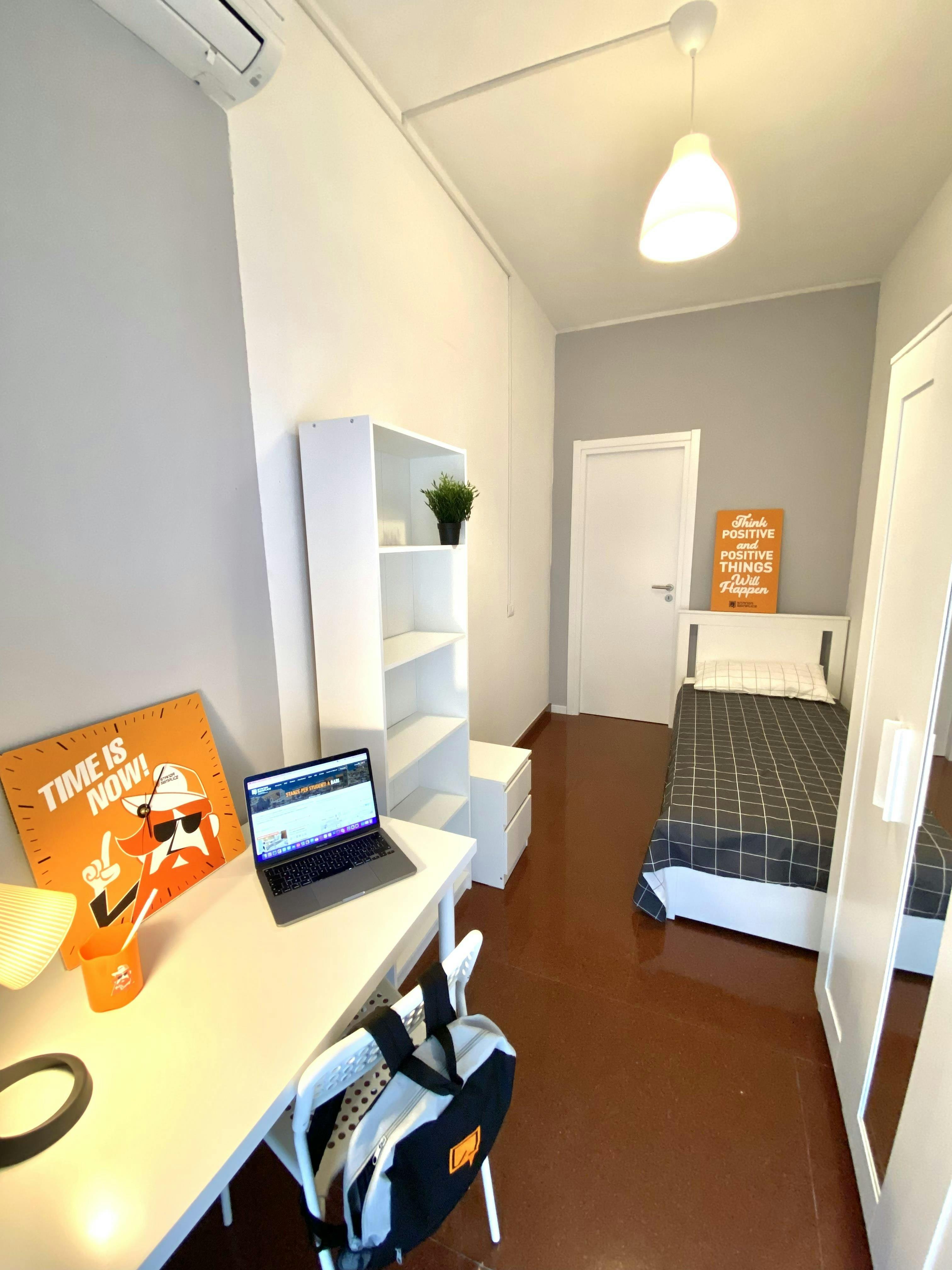 Quarto privado para alugar por € 450 por mês em Bari, Via Prospero Petroni