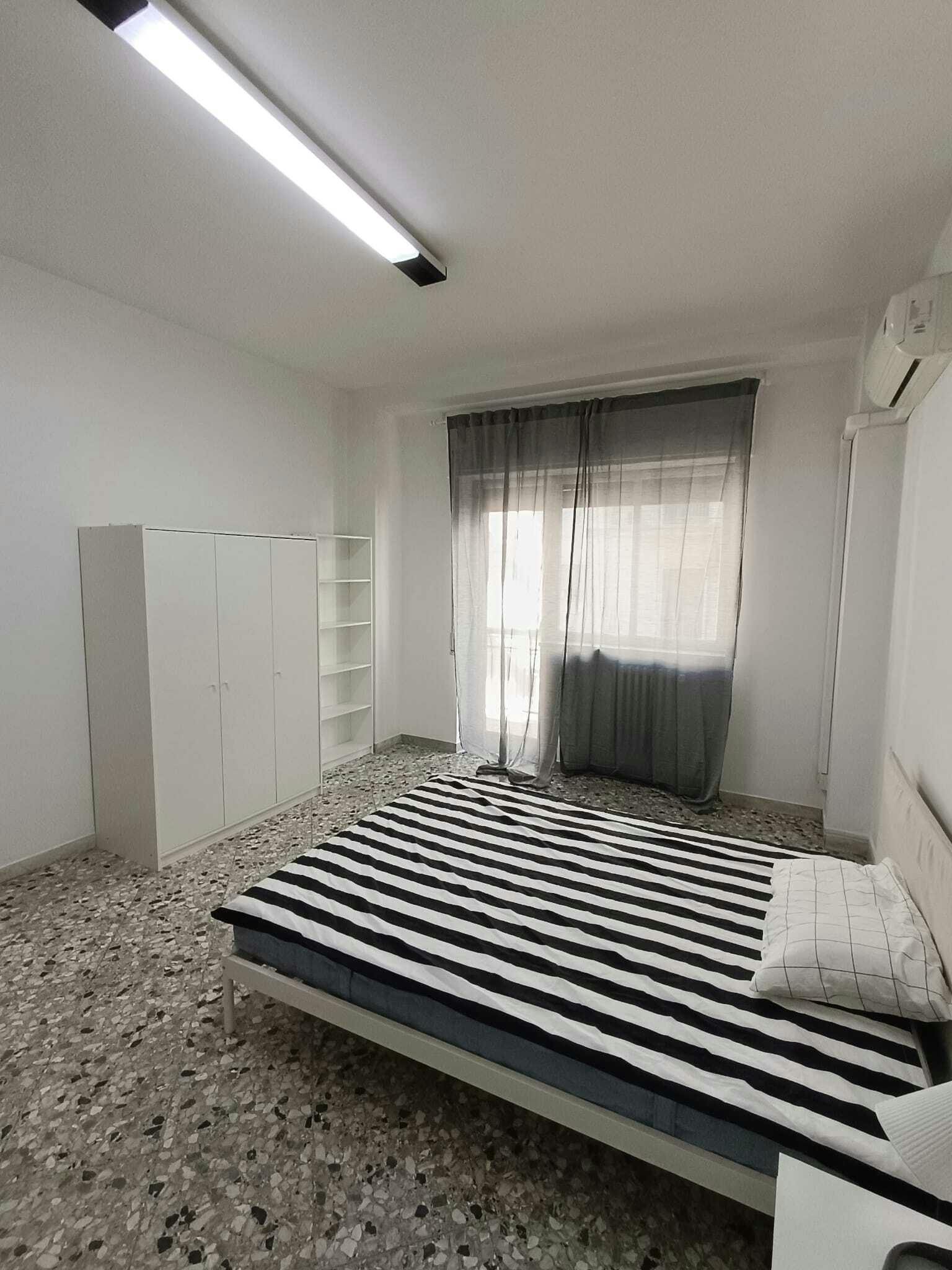 Habitación privada en alquiler por 490 € al mes en Bari, Piazza G. Garibaldi