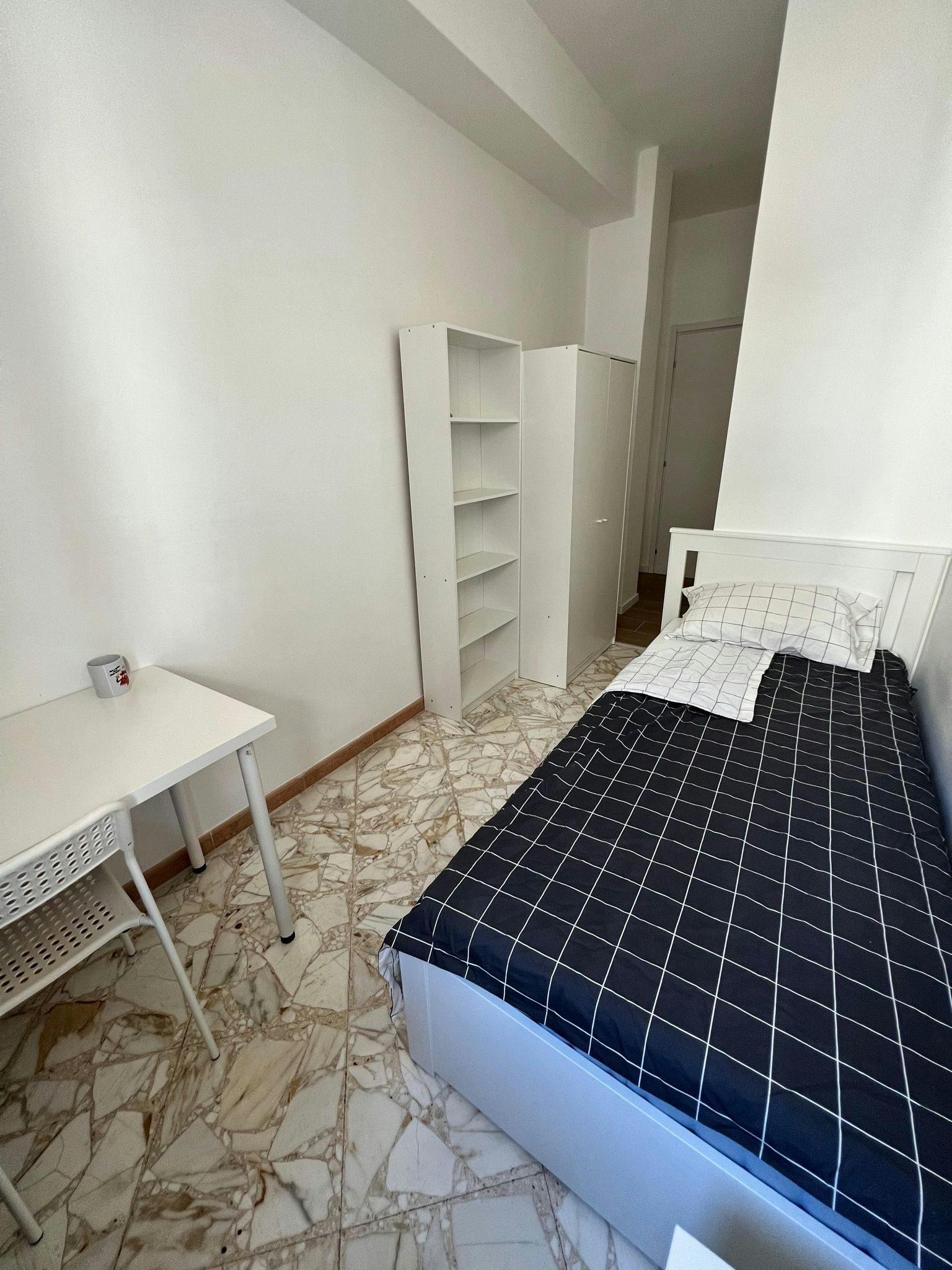 Habitación privada en alquiler por 440 € al mes en Bari, Via Gian Giuseppe Carulli