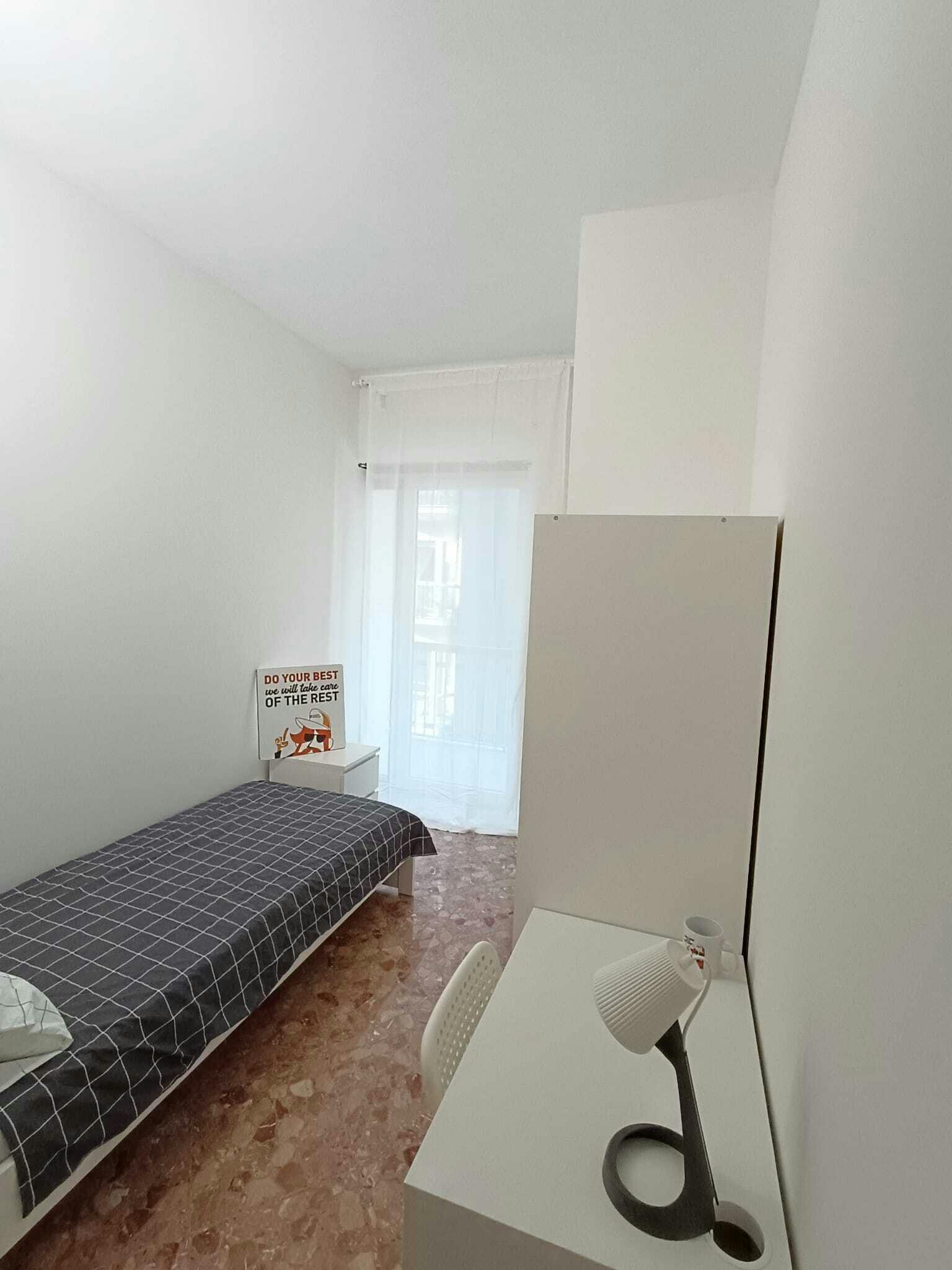 Chambre simple Bari, 1 chambre, 10m² — photo 2