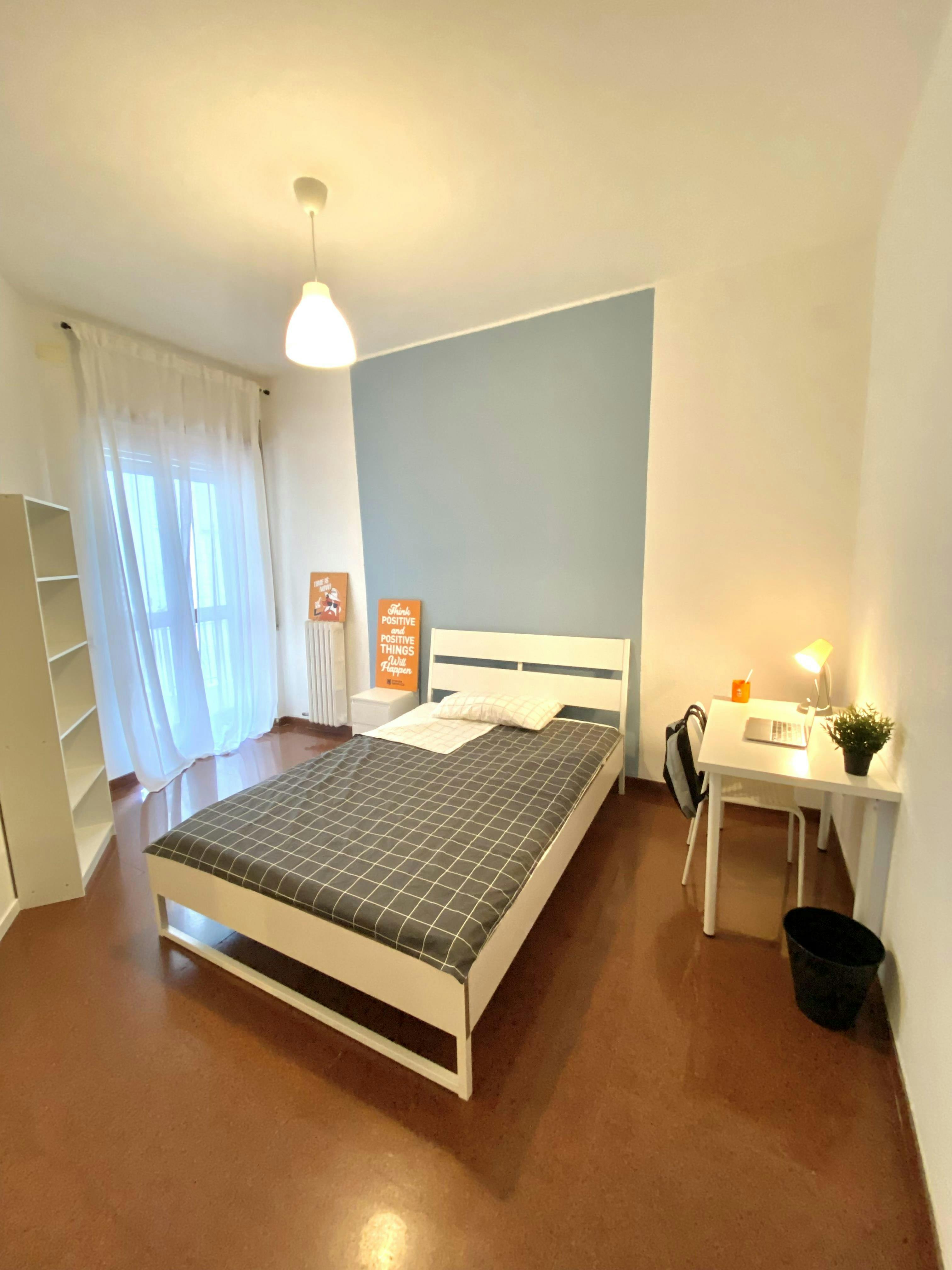 Quarto privado para alugar por € 475 por mês em Bari, Via Prospero Petroni
