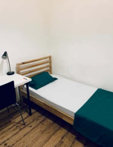 Private room for rent for €340 per month in Lisbon, Rua Carvalho Araújo