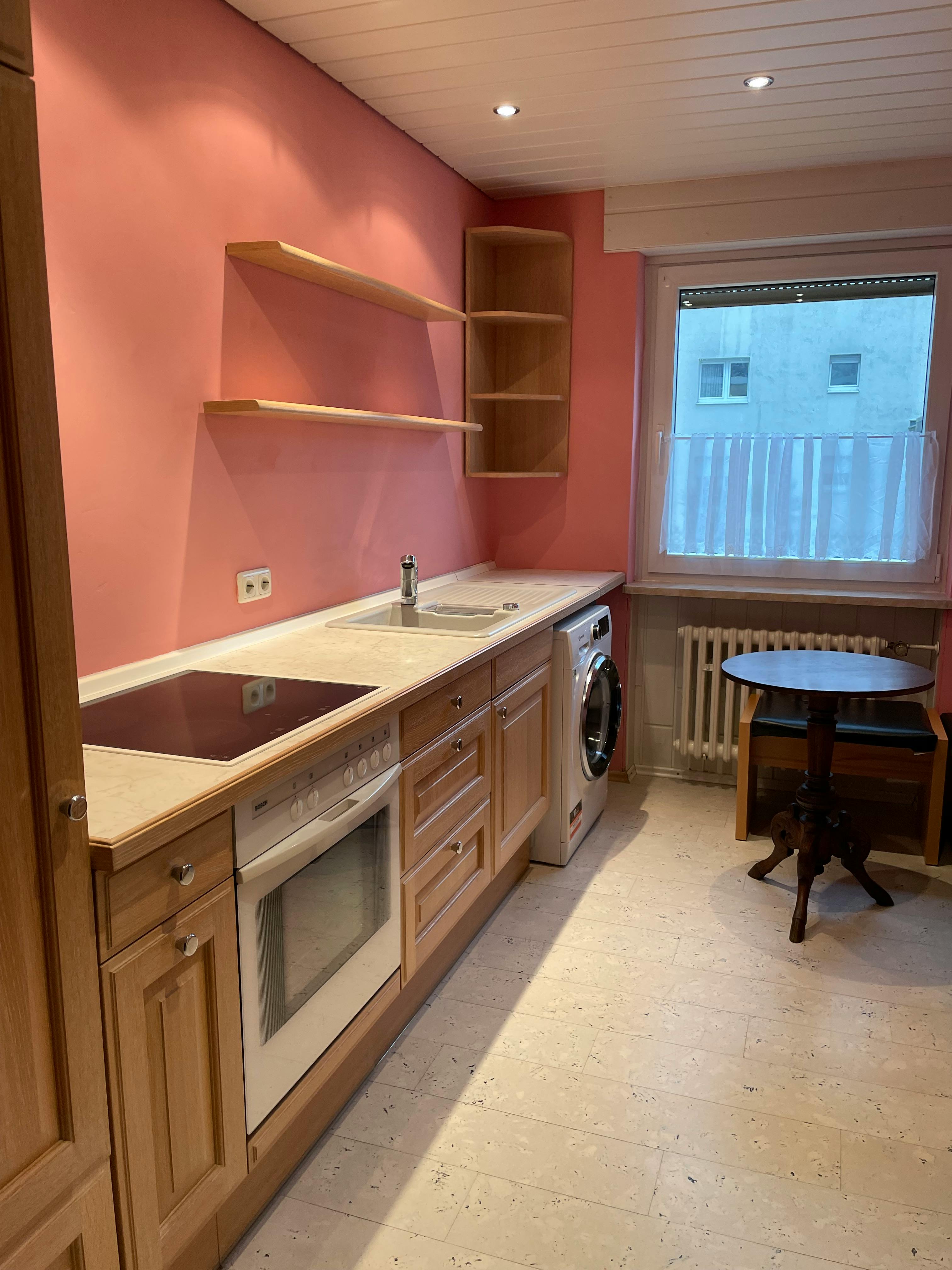 Apartment for rent for €1,500 per month in Frankfurt am Main, Rauenthaler Weg