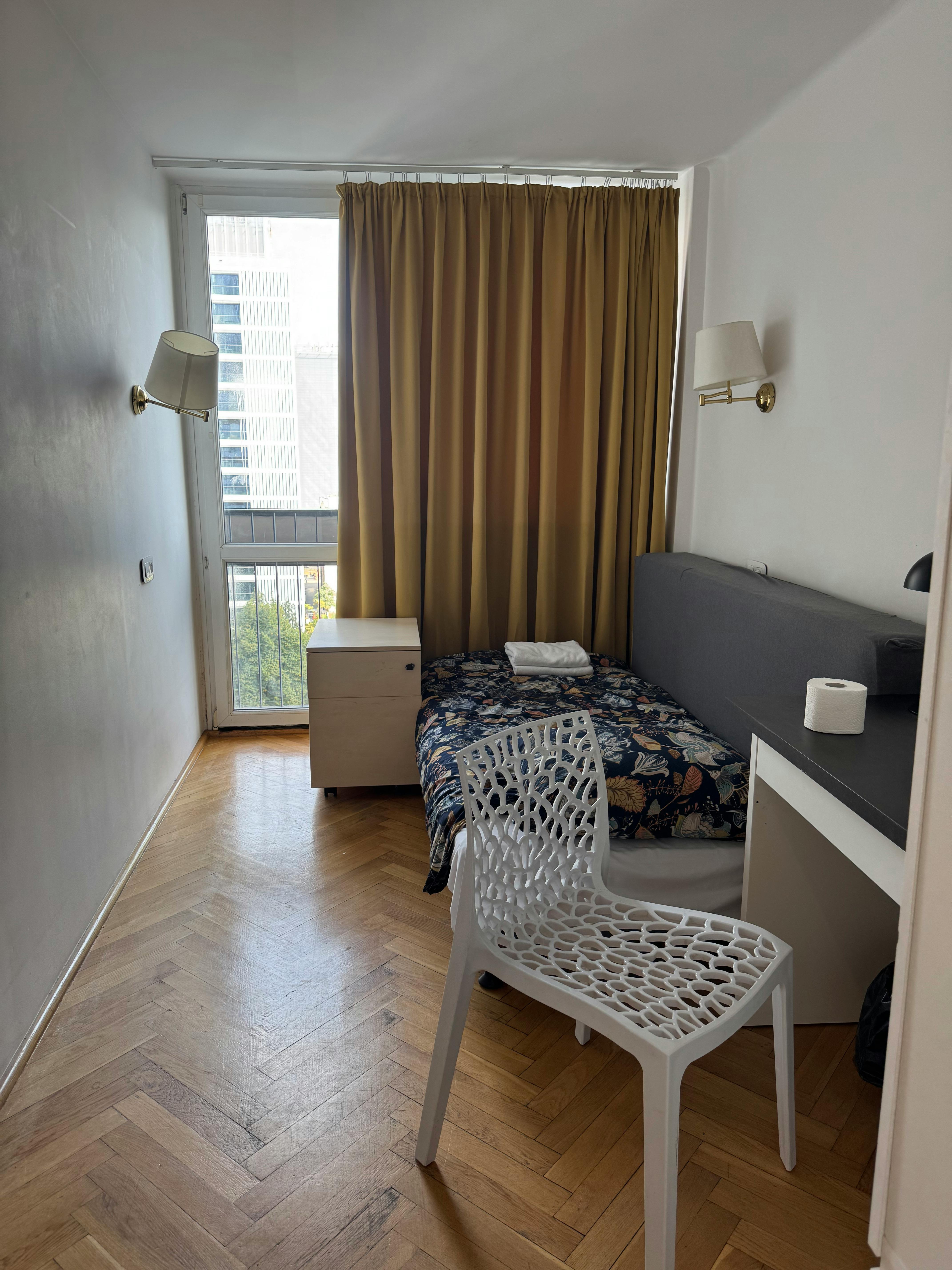 Icchoka Lejba Pereca, Warsaw preview