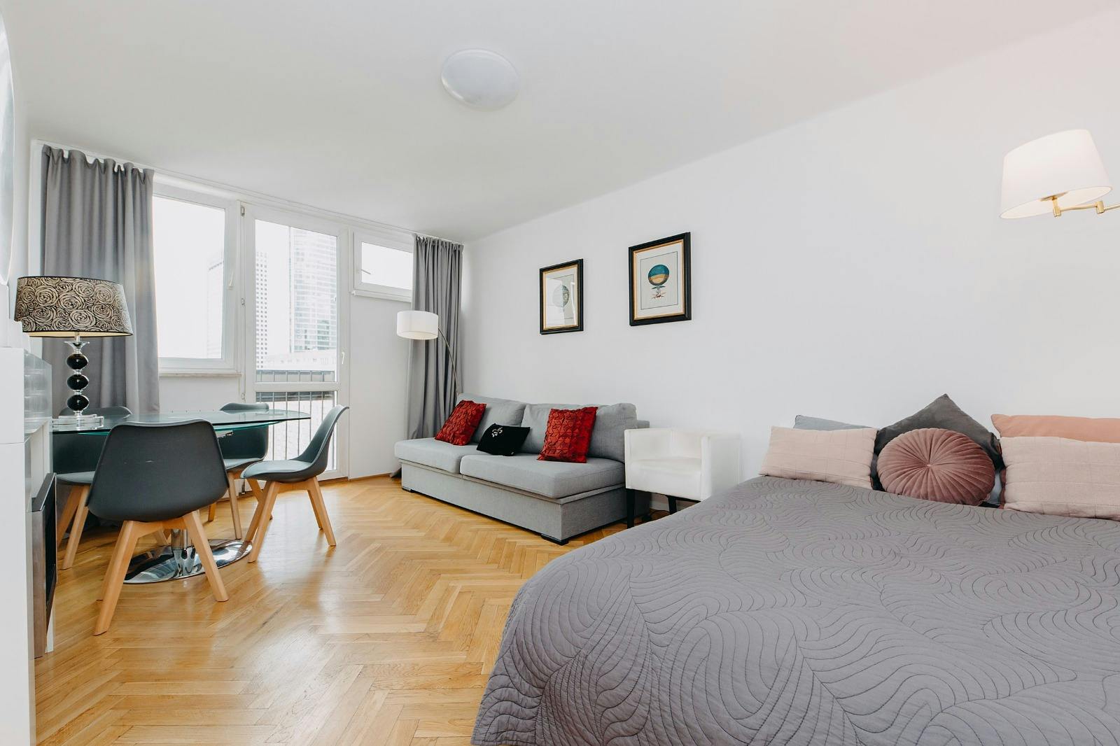 Icchoka Lejba Pereca, Warsaw preview