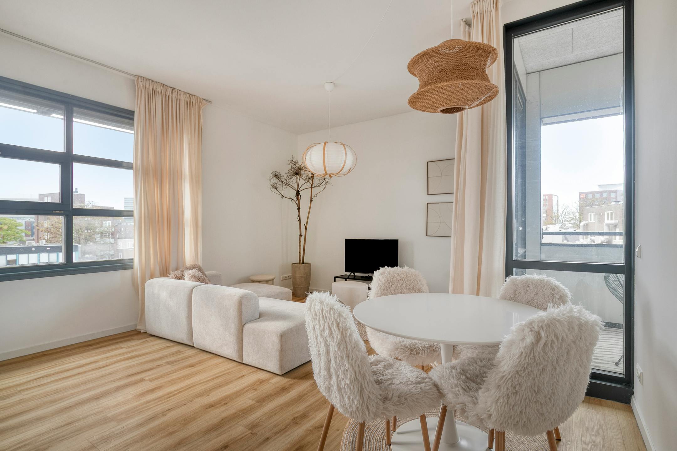 Apartment for rent for €1,995 per month in Amersfoort, Utrechtseweg