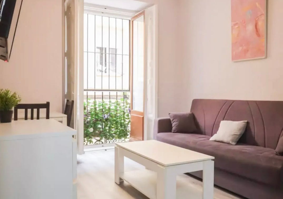 Appartement te huur voor € 1.250 per maand in Madrid, Calle de Embajadores