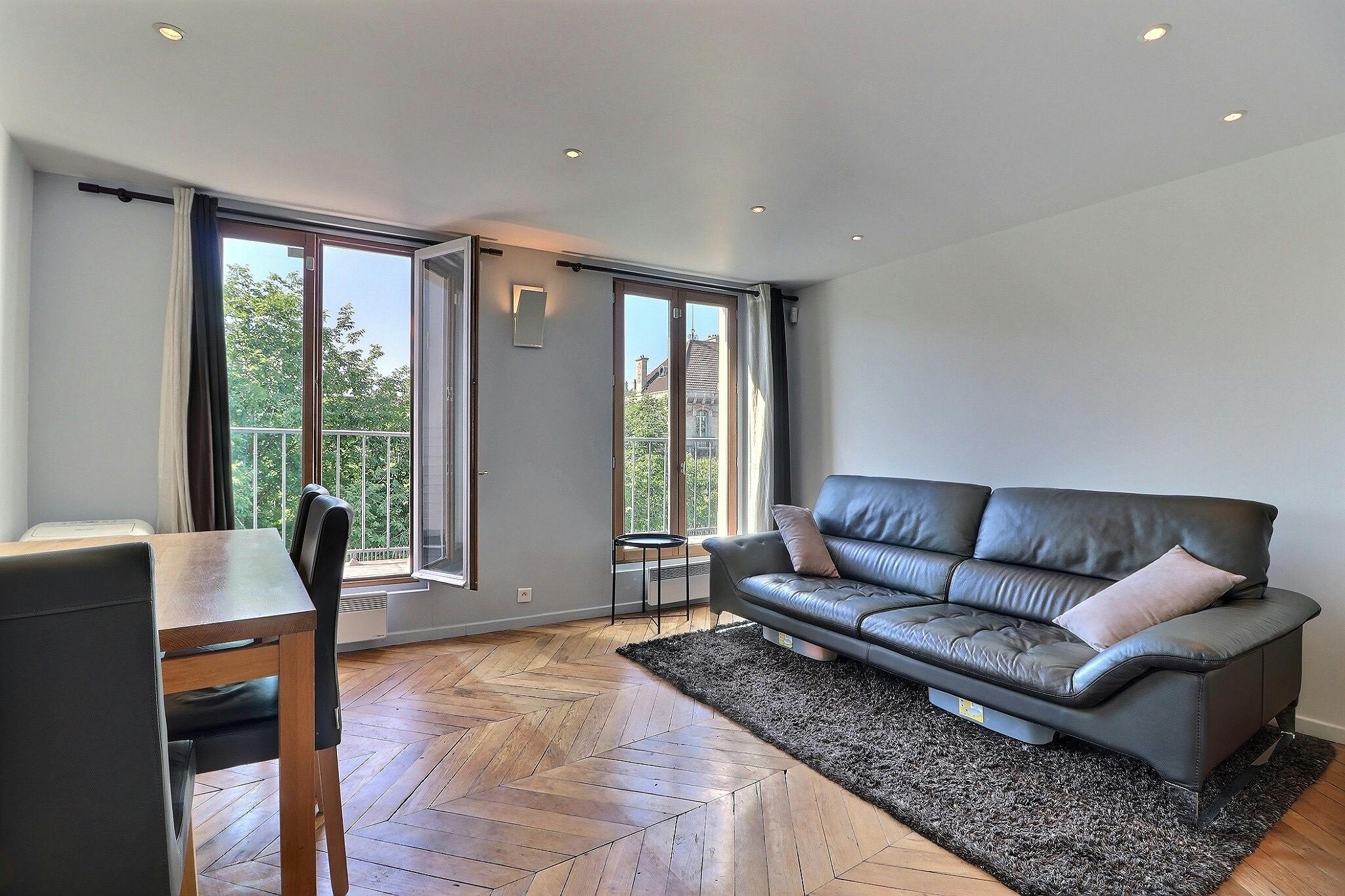 Boulevard des Batignolles, Paris preview