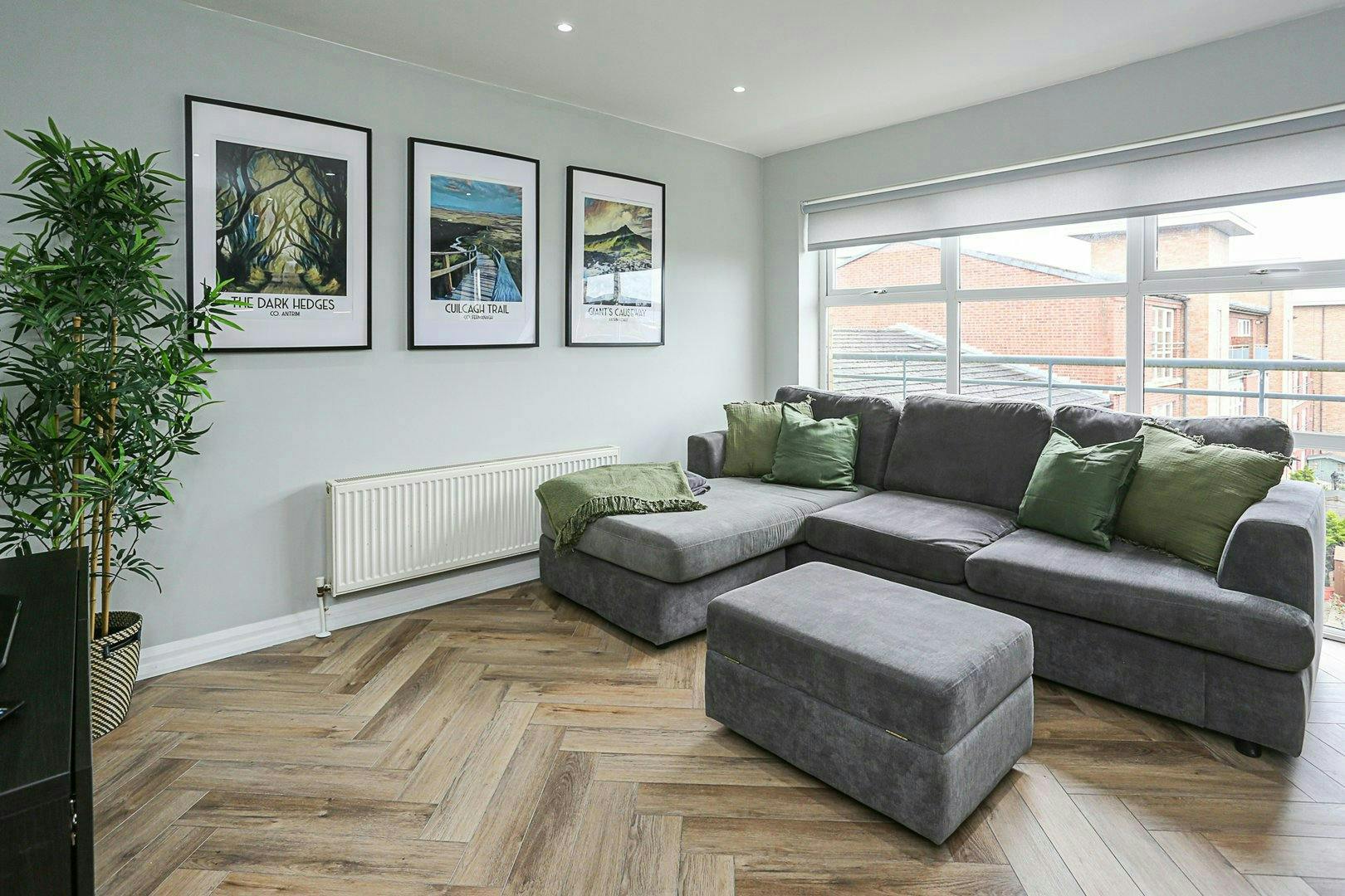 Apartment for rent for £2,000 per month in Belfast, Lewis Mews