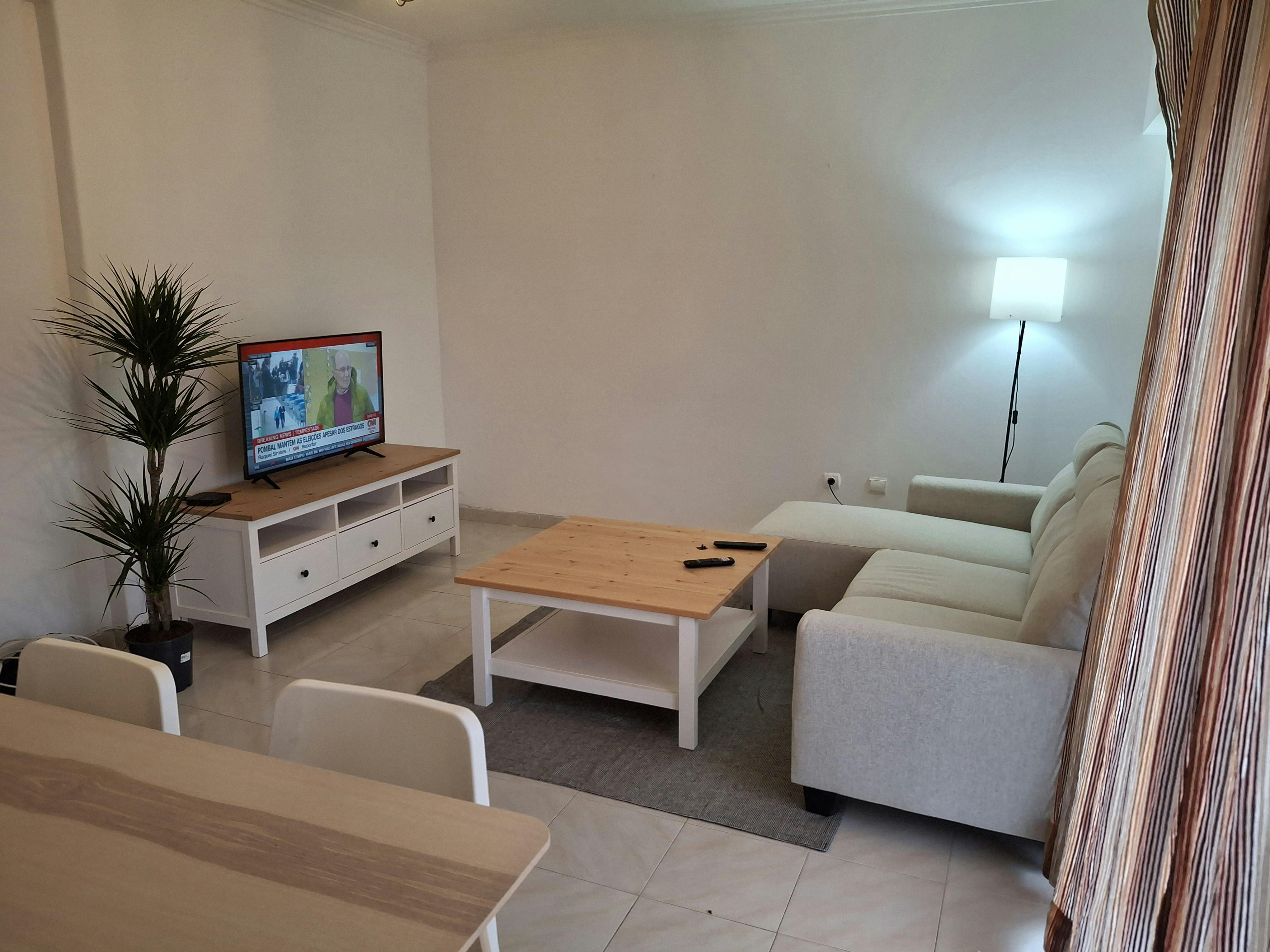 Wohnung zu mieten für 600 € pro Monat in Arrentela, Rua Violante do Céu