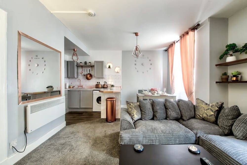 Apartment for rent for £2,000 per month in Edinburgh, High Riggs