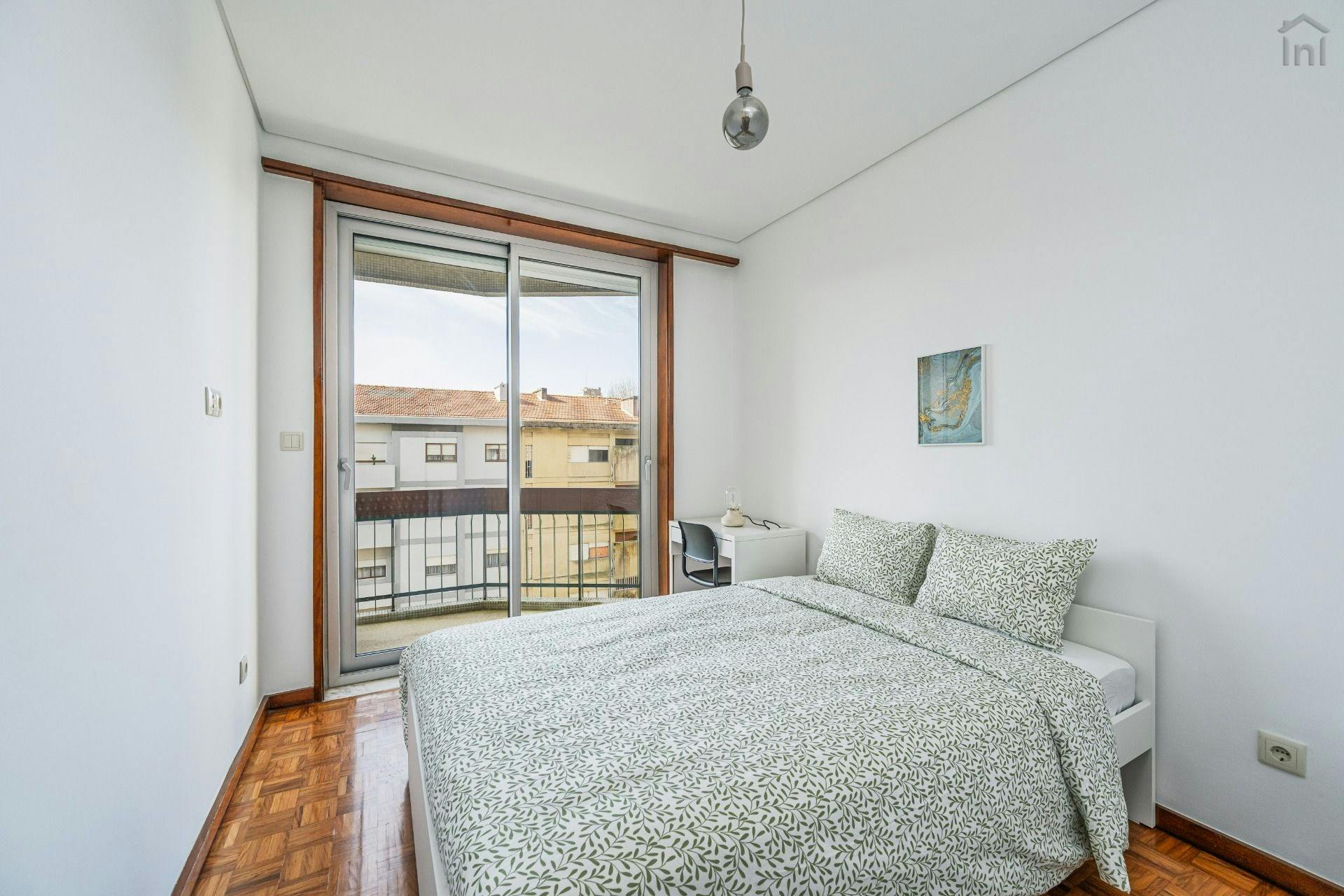 私人房间 正在以 €485 的月租出租，其位于 Porto, Avenida de Fernão de Magalhães