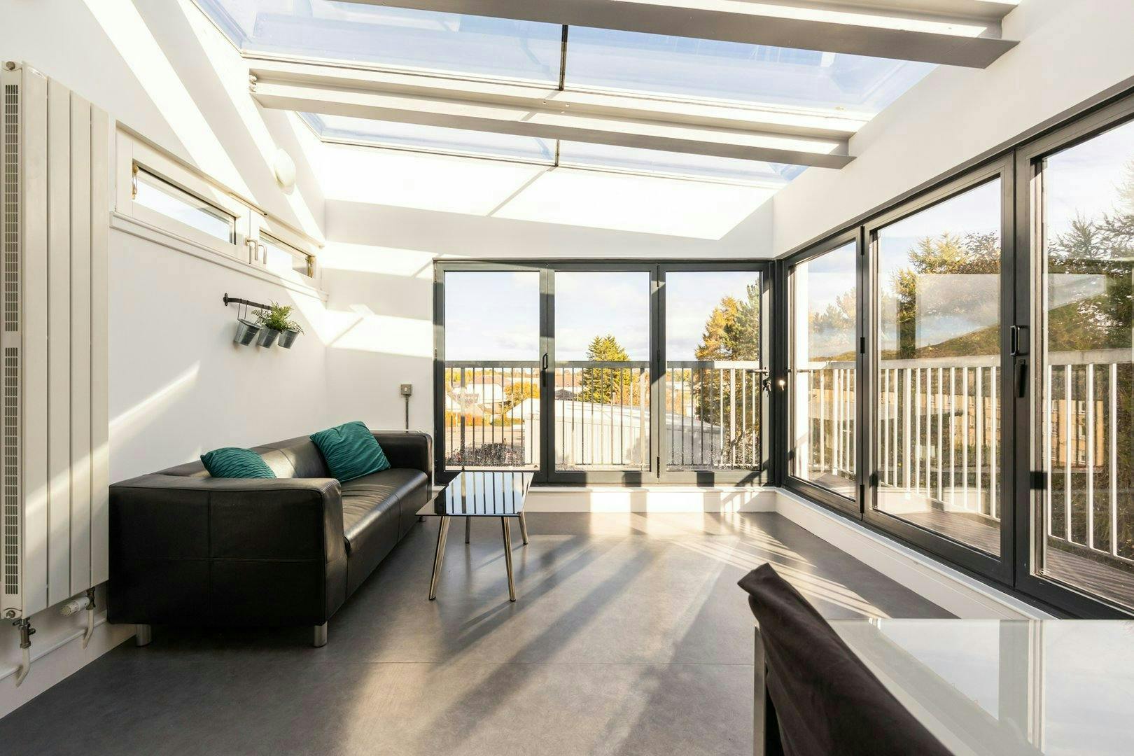 Квартира сдается в аренду за 5 000 £ в месяц в Edinburgh, Peffermill Road