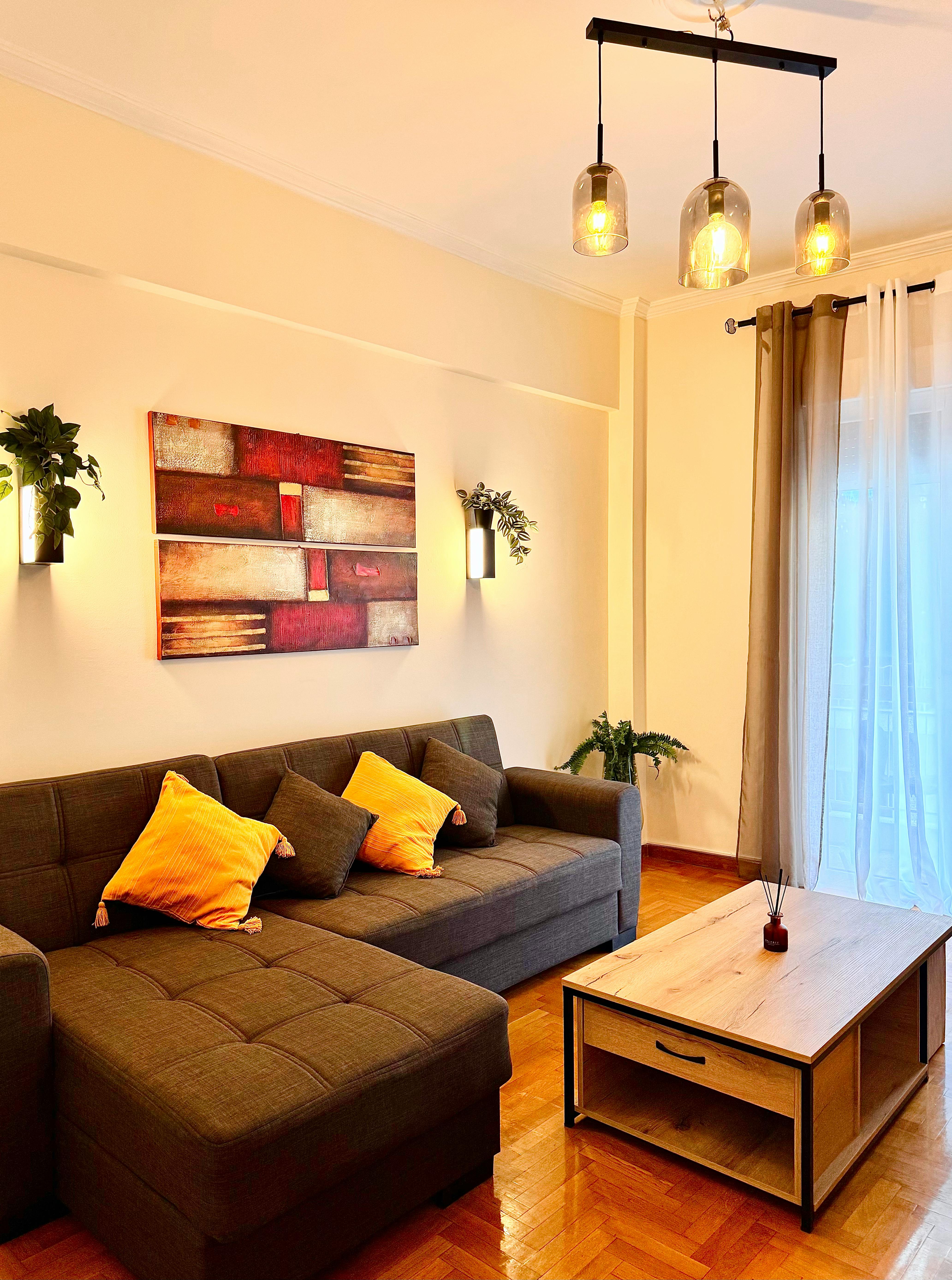 Apartment for rent for €1,250 per month in Athina, Michail Voda