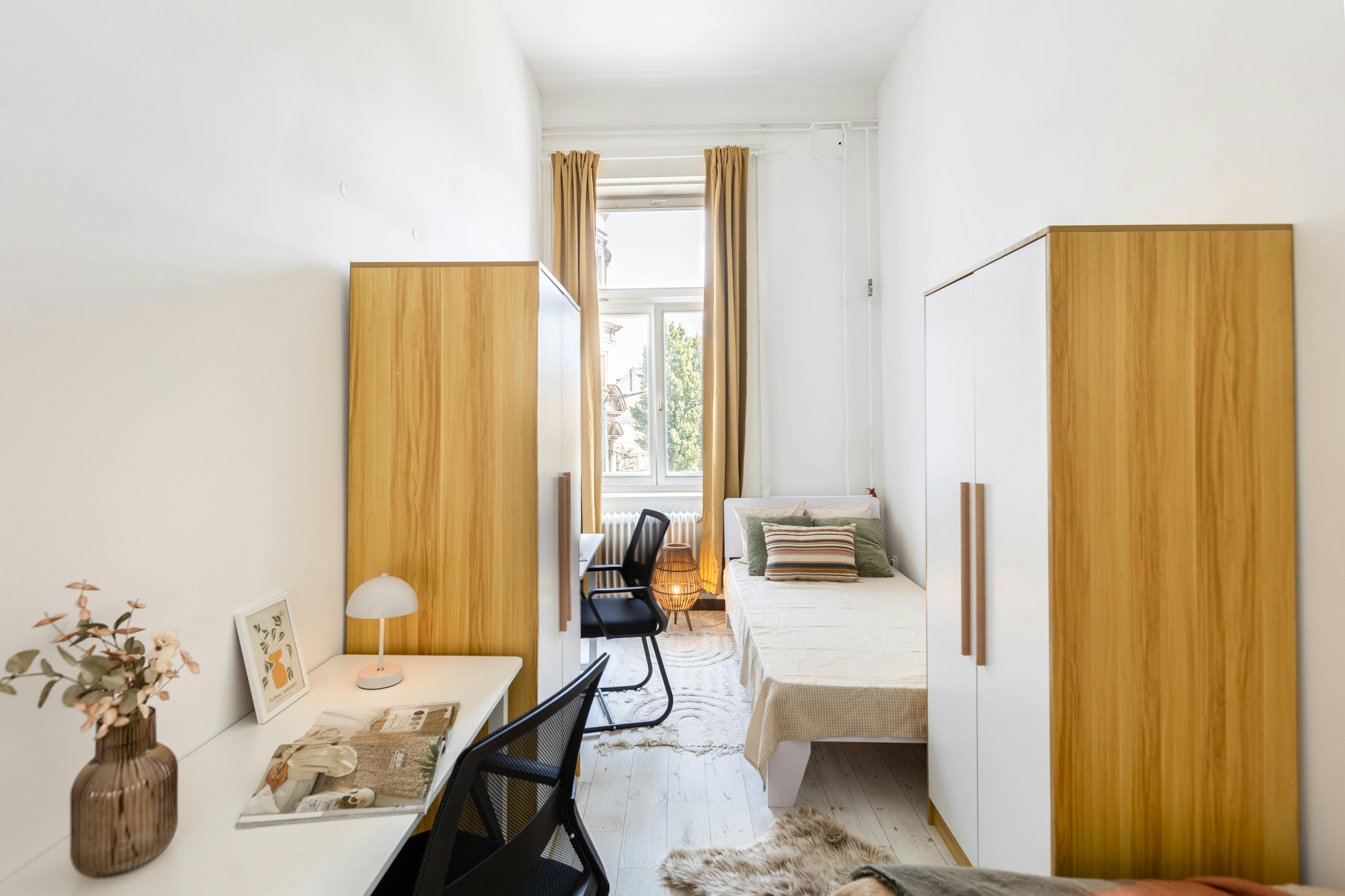 Shared room for rent for €345 per month in Budapest, Thököly út