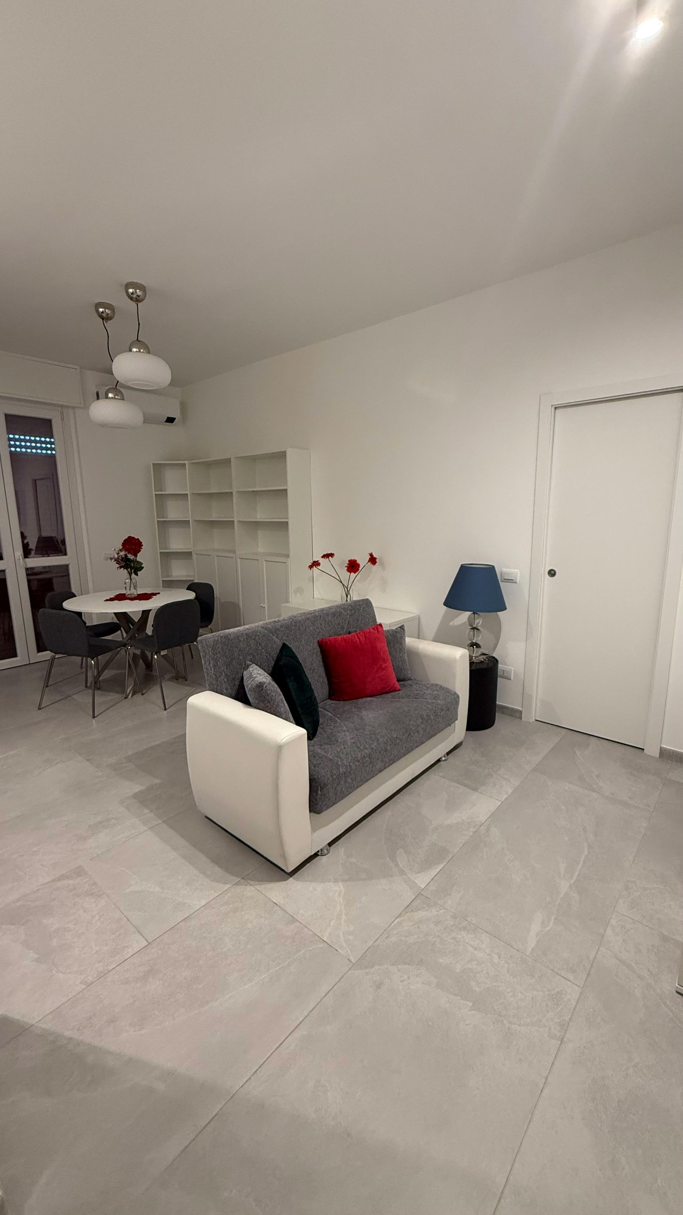 Будинок за оренду для 1 450 EUR на місяць у Milan, Via Privata Carlo Antonio Carlone