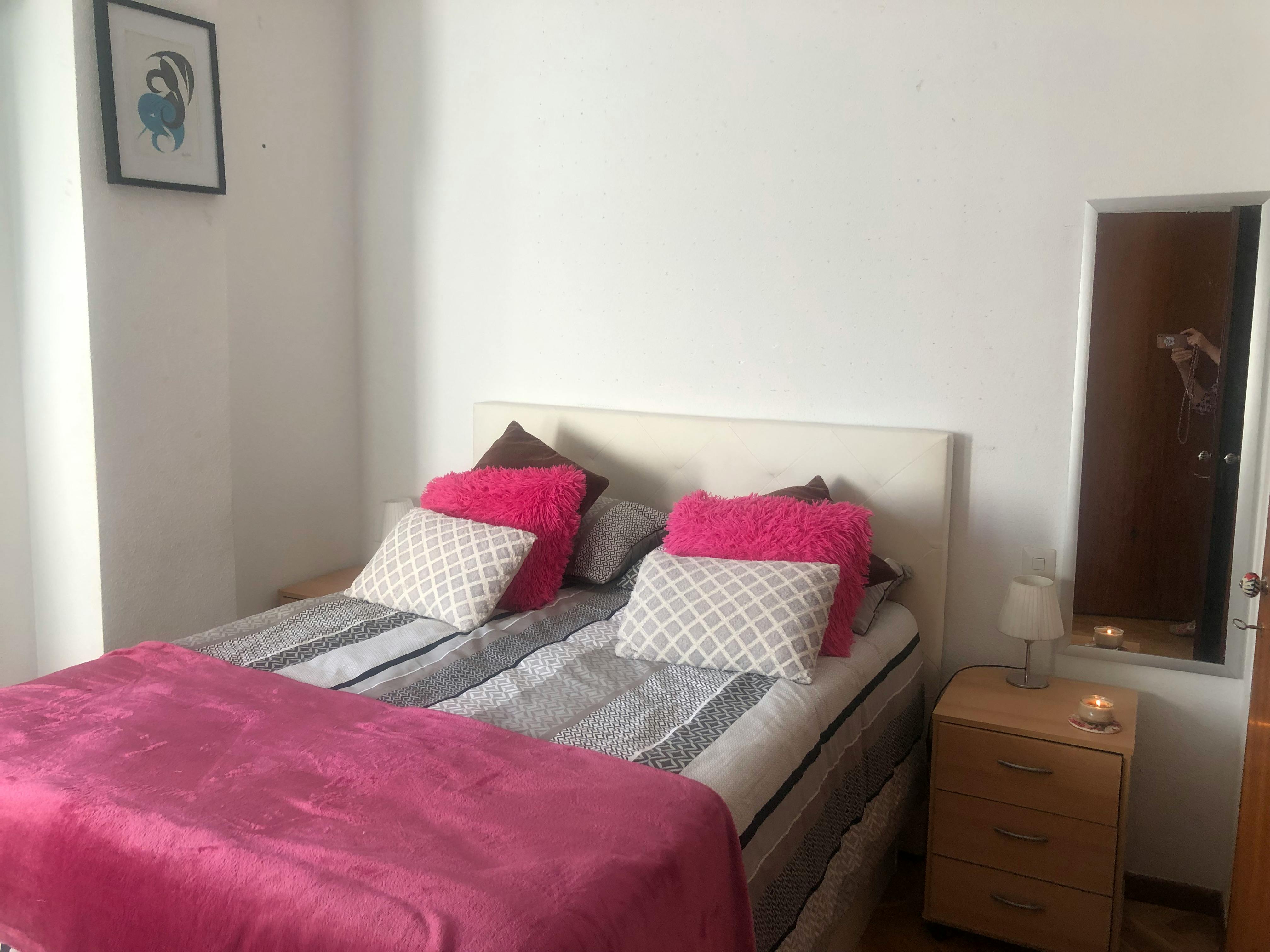Private room for rent for €650 per month in Pozuelo de Alarcón, Avenida de la Comunidad de Madrid