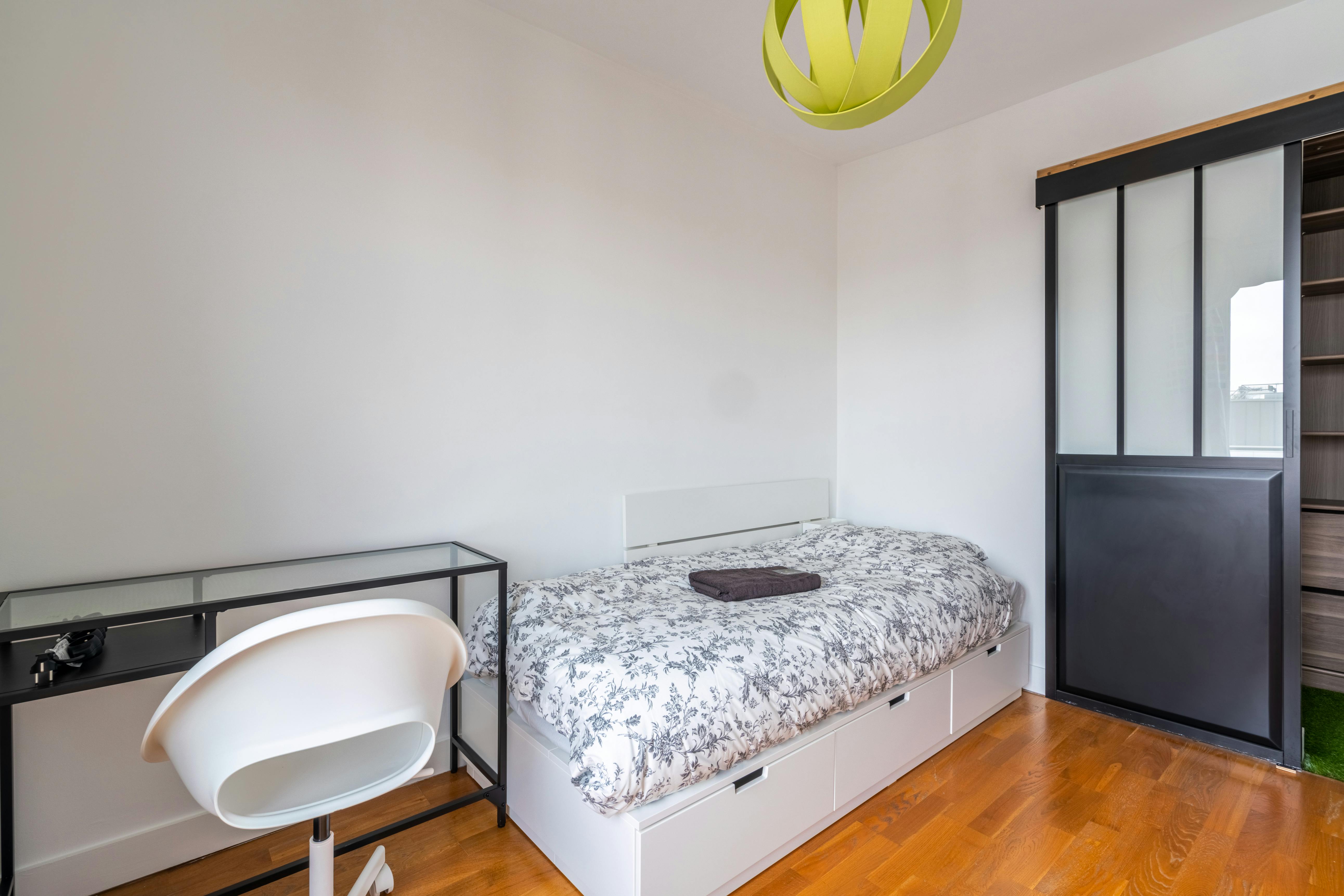 Private room for rent for €900 per month in Issy-les-Moulineaux, Avenue de Verdun