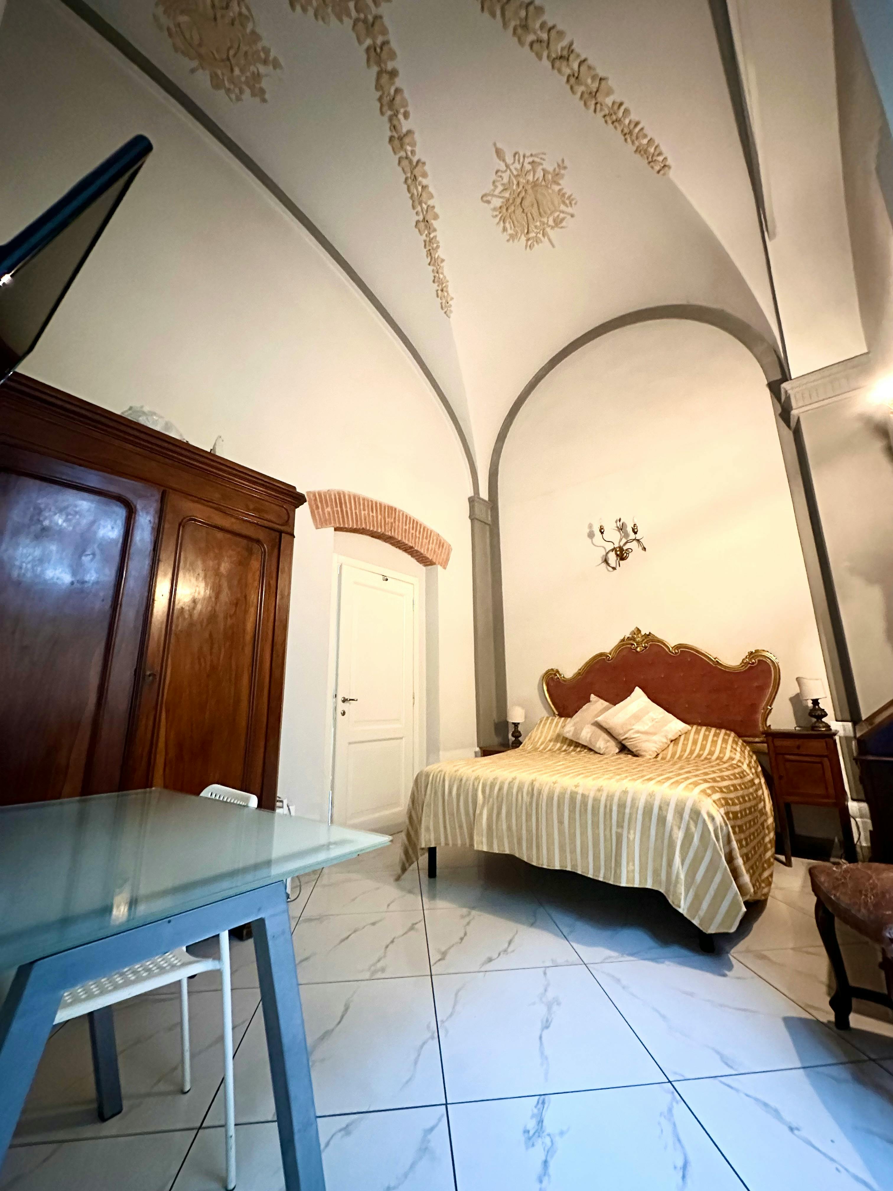 Apartment for rent for €1,100 per month in Florence, Via Giuseppe Giusti