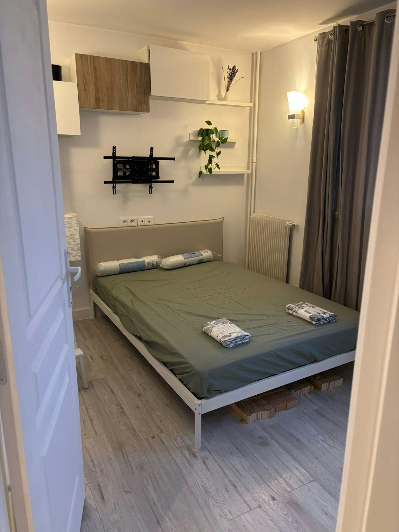 Private room for rent for €1,000 per month in Puteaux, Rue du Bicentenaire