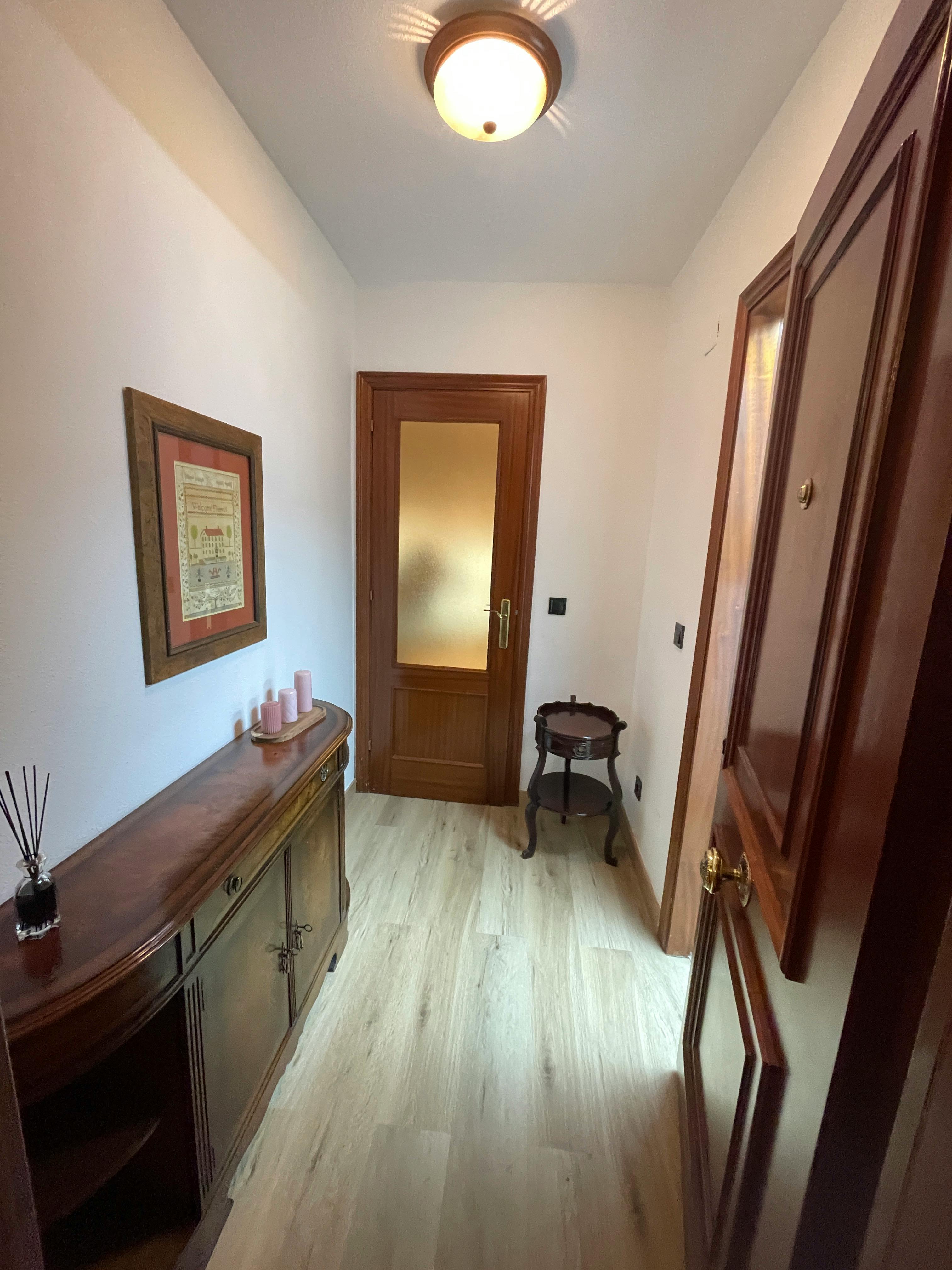 Студия сдается в аренду за 700 € в месяц в Oviedo, Calle la Regenta