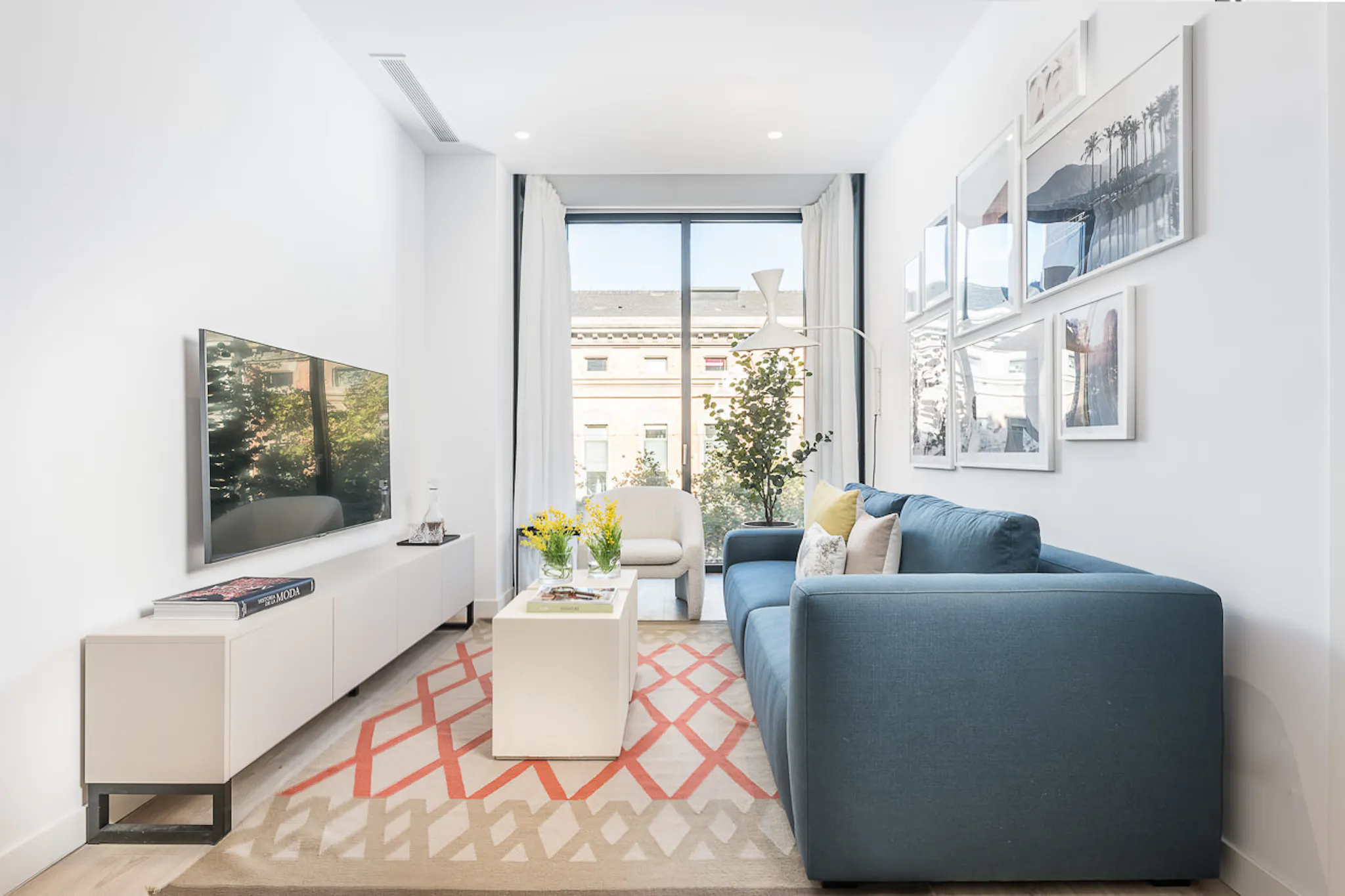 Carrer de Villarroel, Barcelona preview