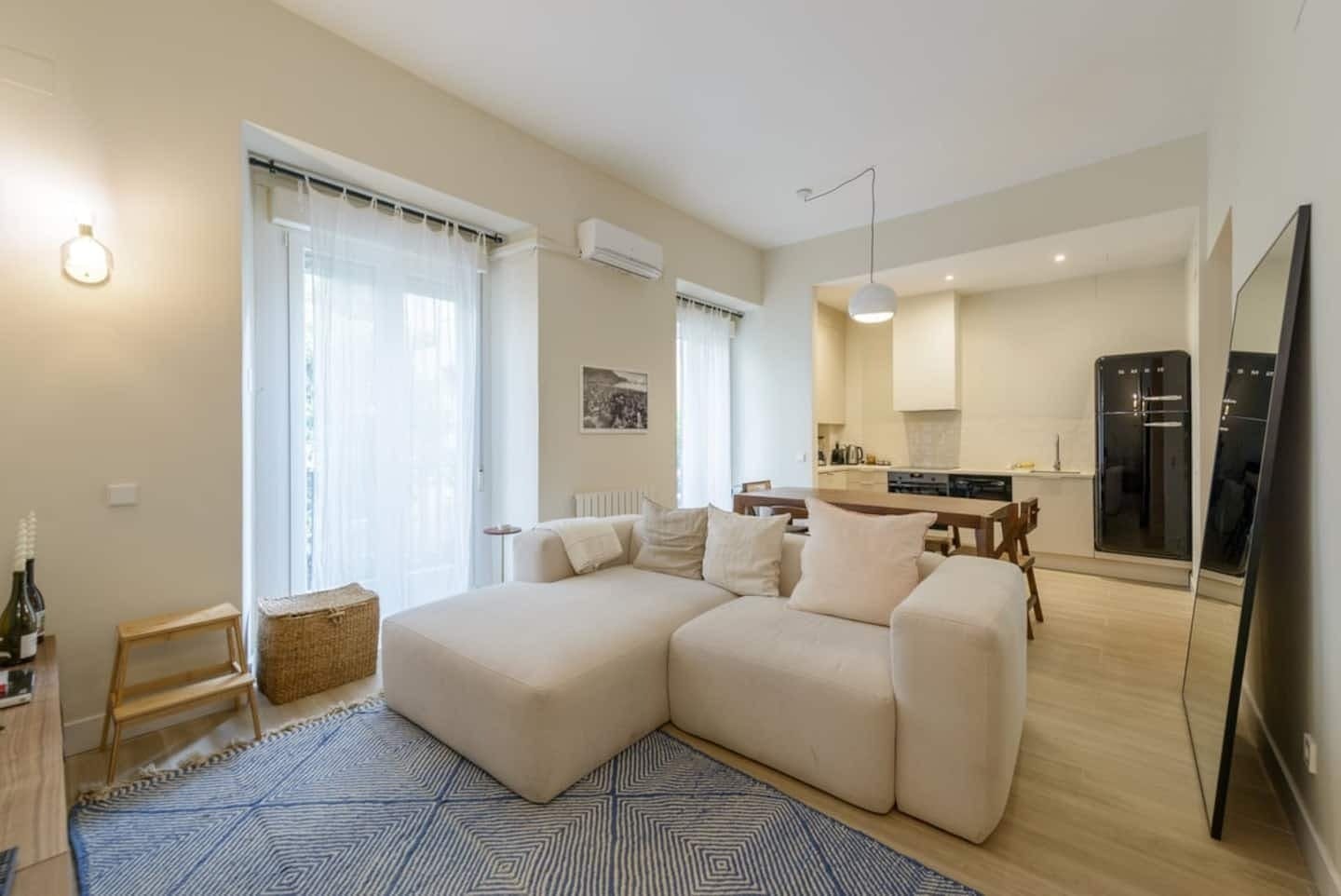 Calle de San Carlos, Madrid preview