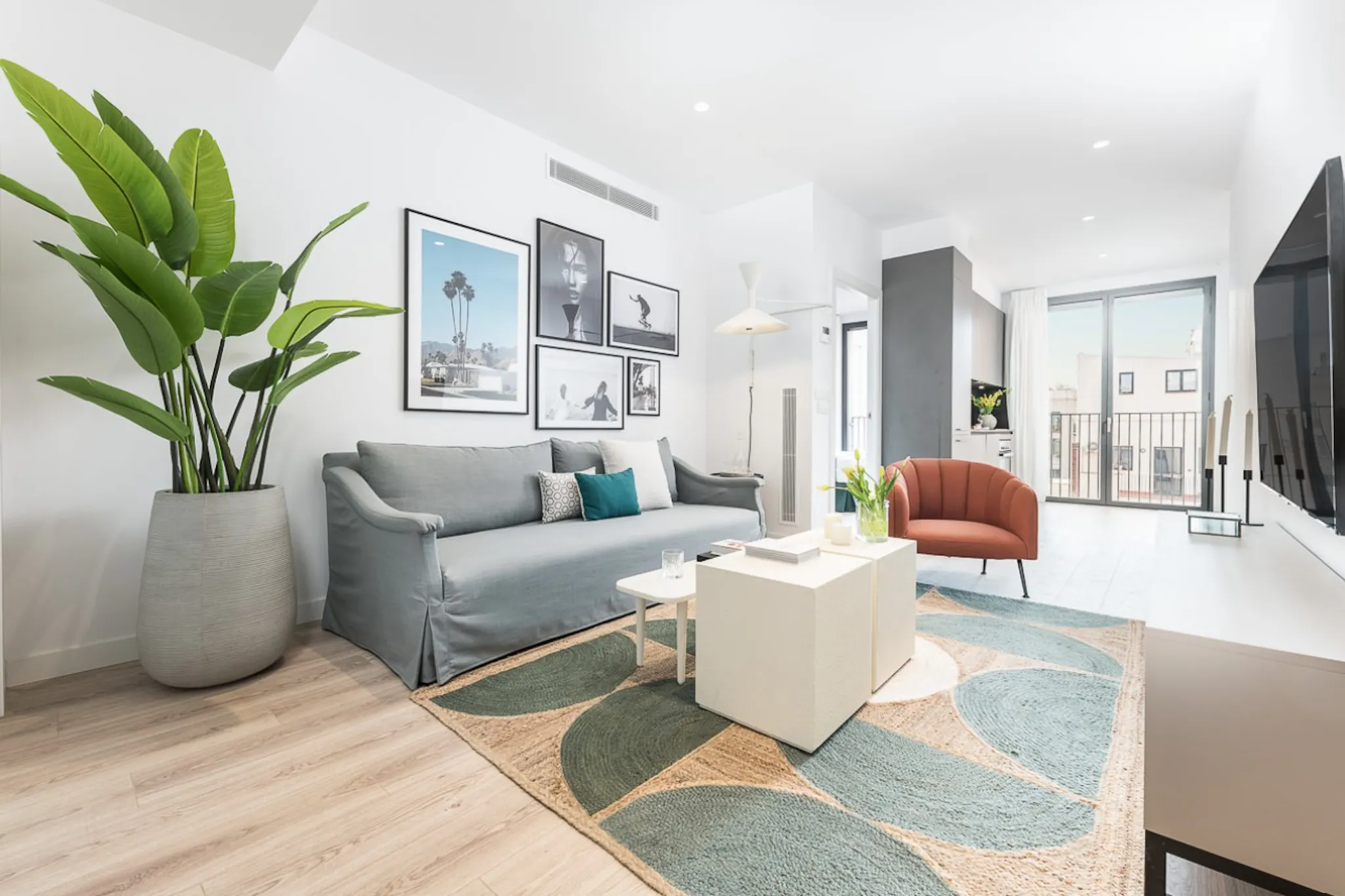 Carrer de Villarroel, Barcelona preview