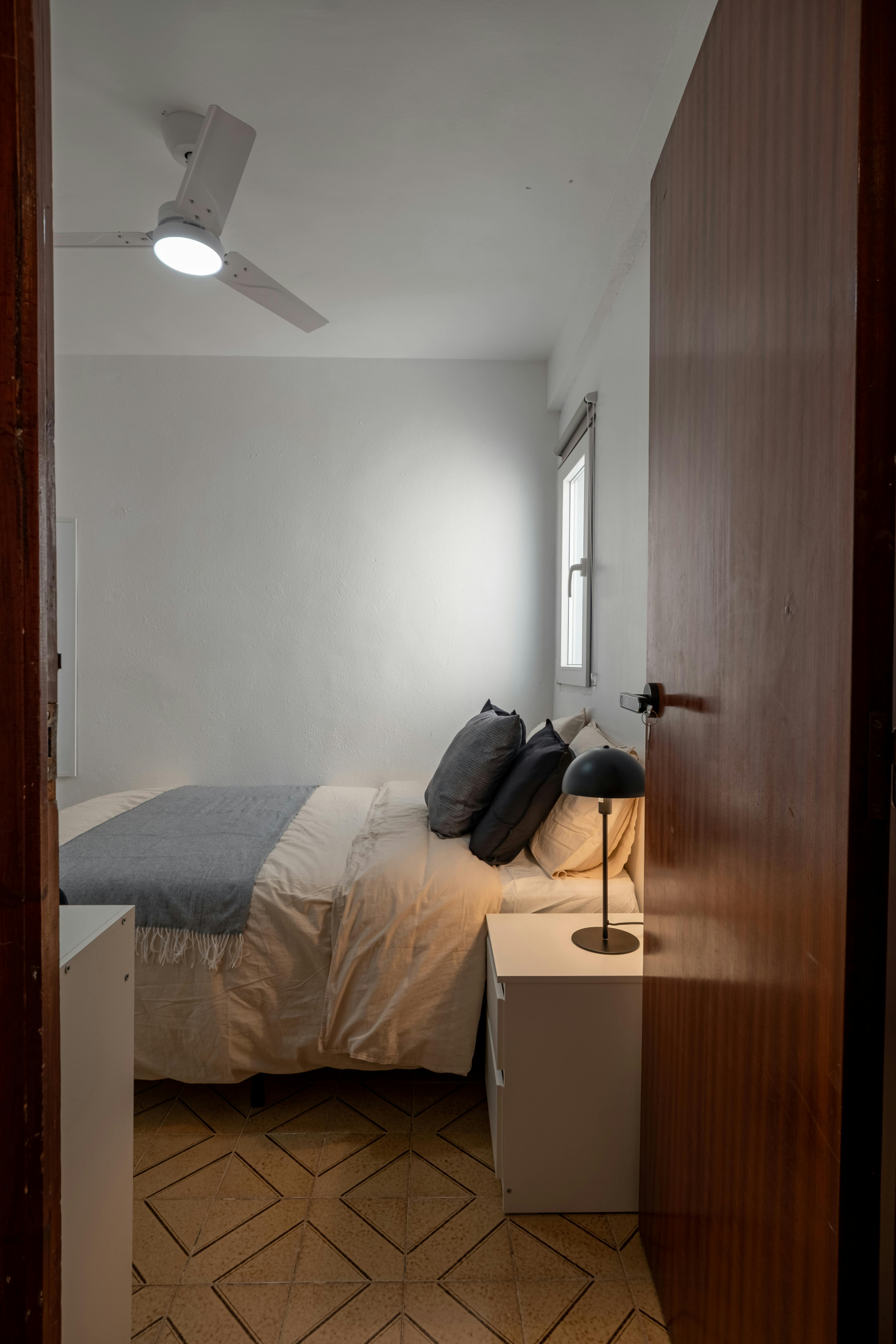 Private room for rent for €295 per month in Alicante (Alacant), Calle de Donoso Cortés