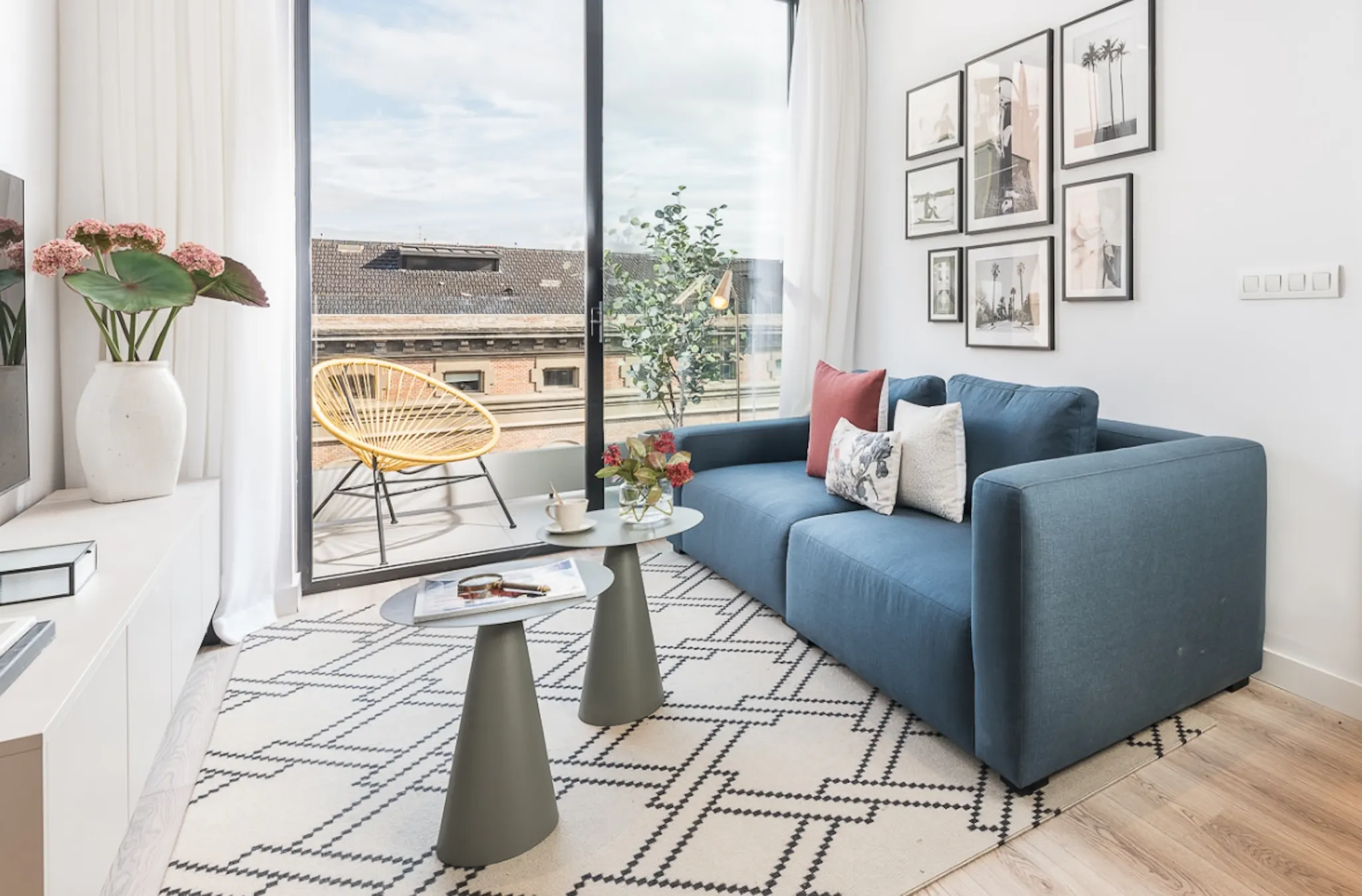 Carrer de Villarroel, Barcelona preview