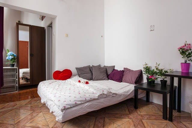 Kertész utca, Budapest preview