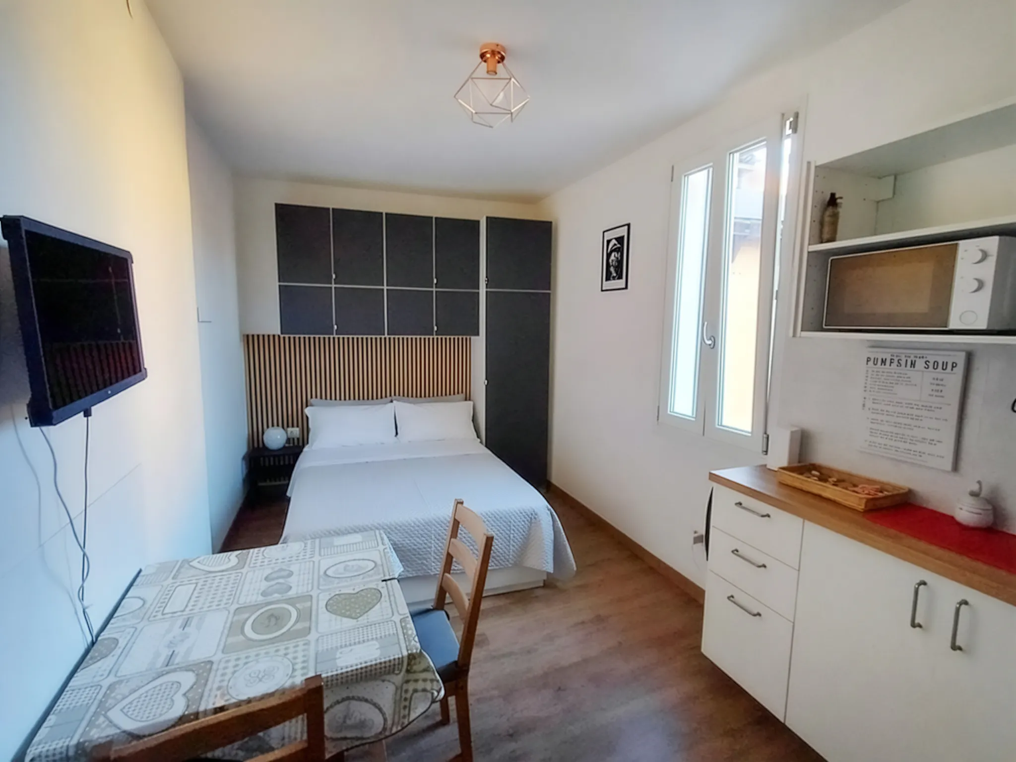 Via di Porta di Castello, Bologna preview