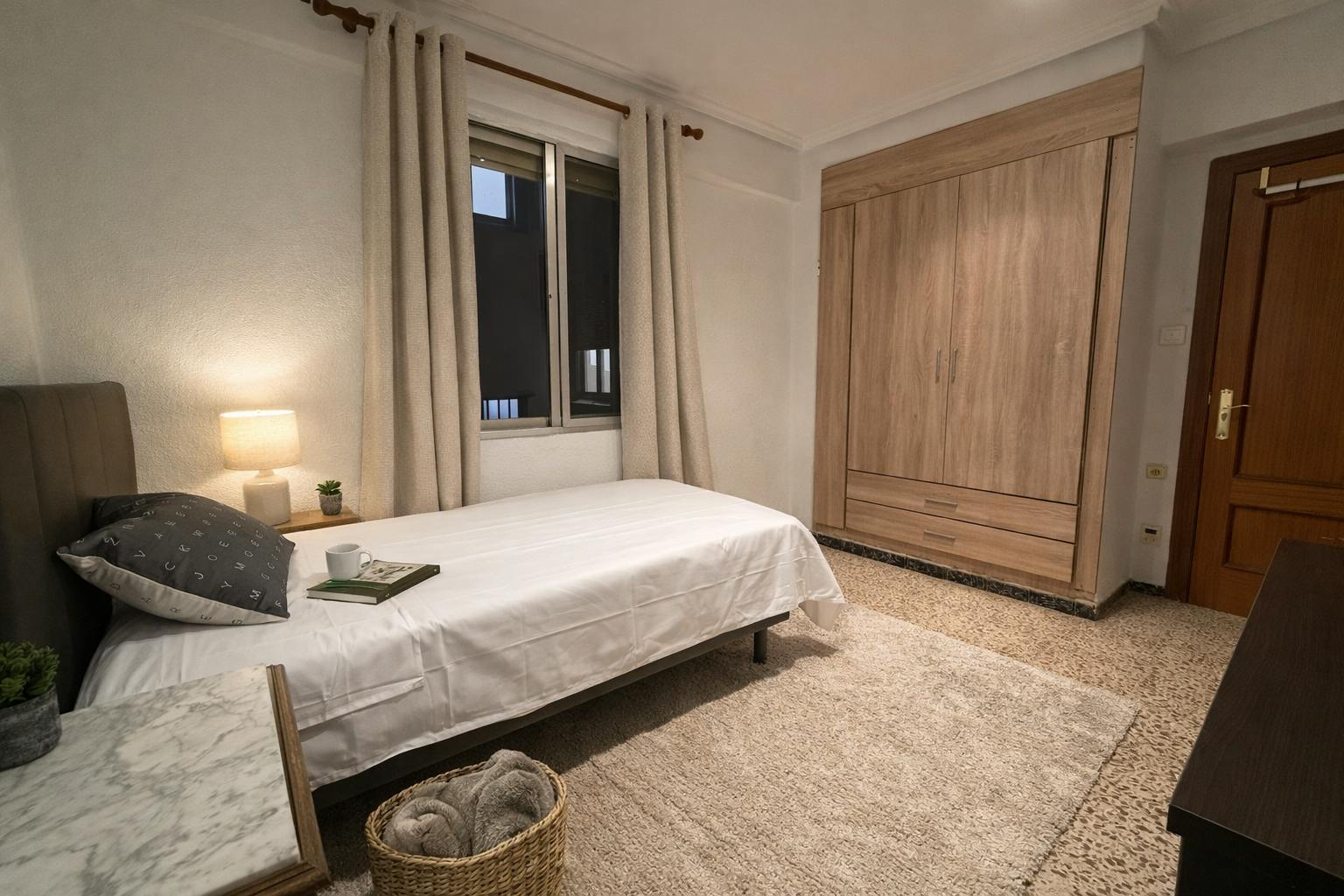 Приватна кімната за оренду для 425 EUR на місяць у Valencia, Carrer del Pintor Jover