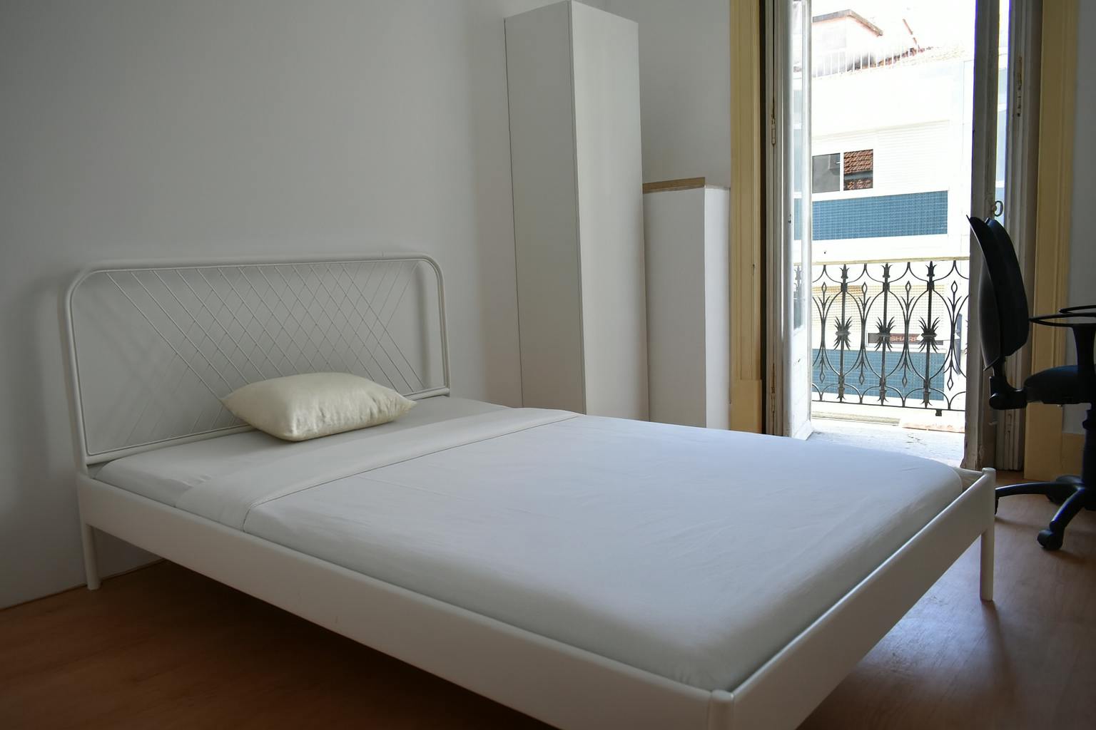 Rua Palmira, Lisbon preview