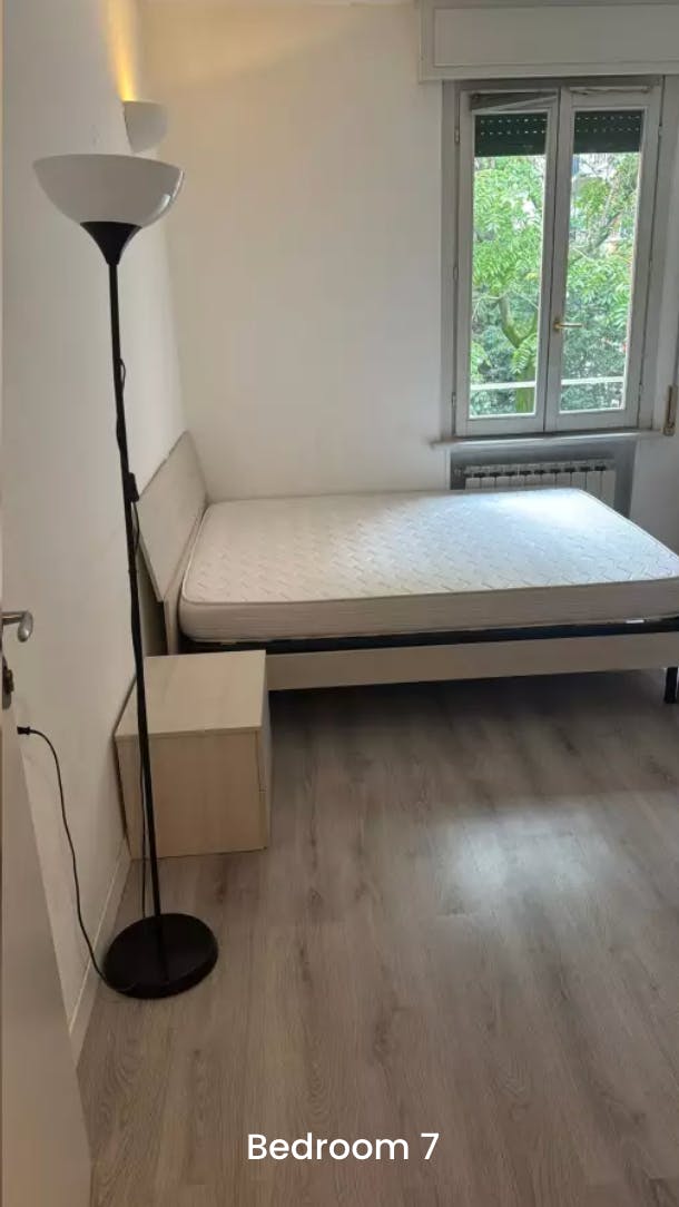 Via Francesco Caracciolo, Milan preview