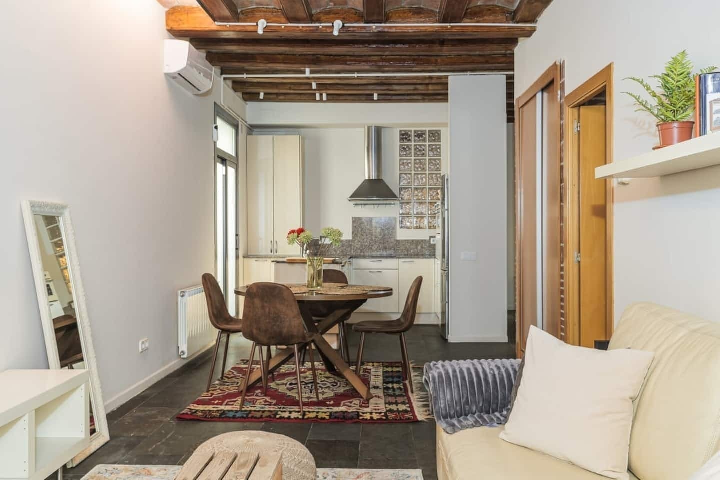 Apartment Barcelona, 2 beds — photo 4