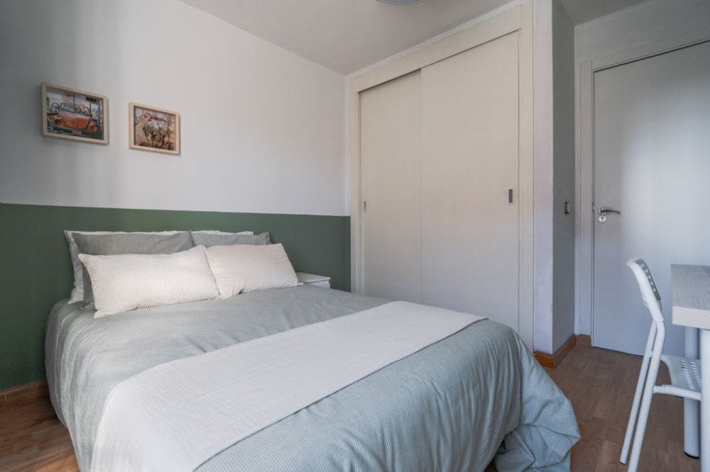 Private room for rent for €530 per month in Madrid, Avenida de Pablo Neruda