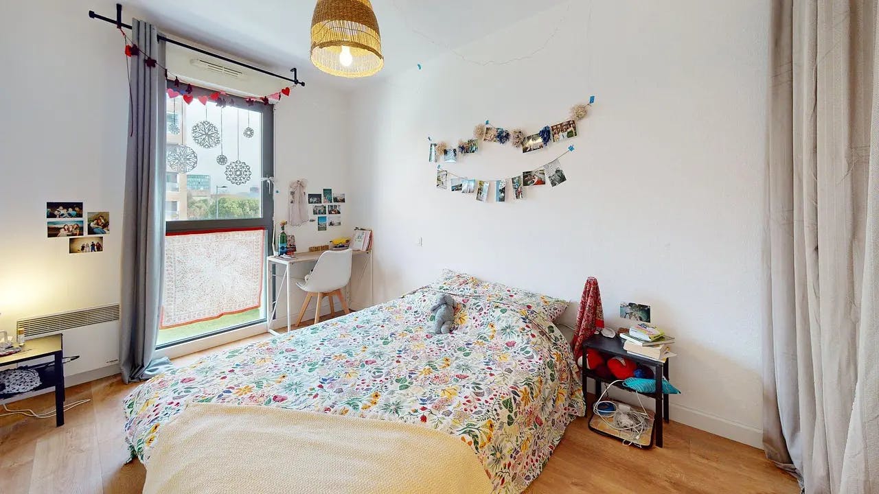 Cours Louis Fargue, Bordeaux preview