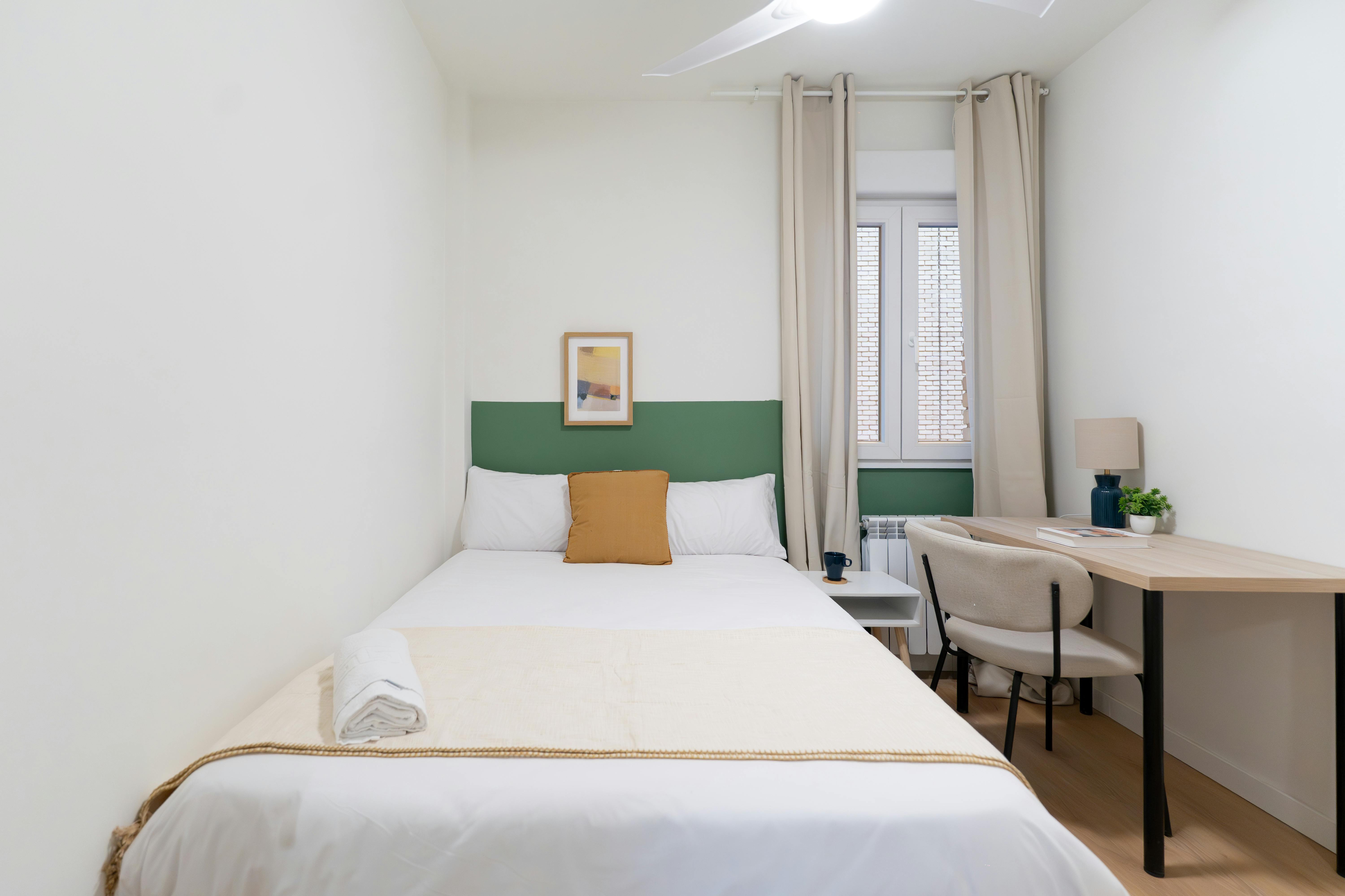 Paseo de la Reina Cristina, Madrid preview