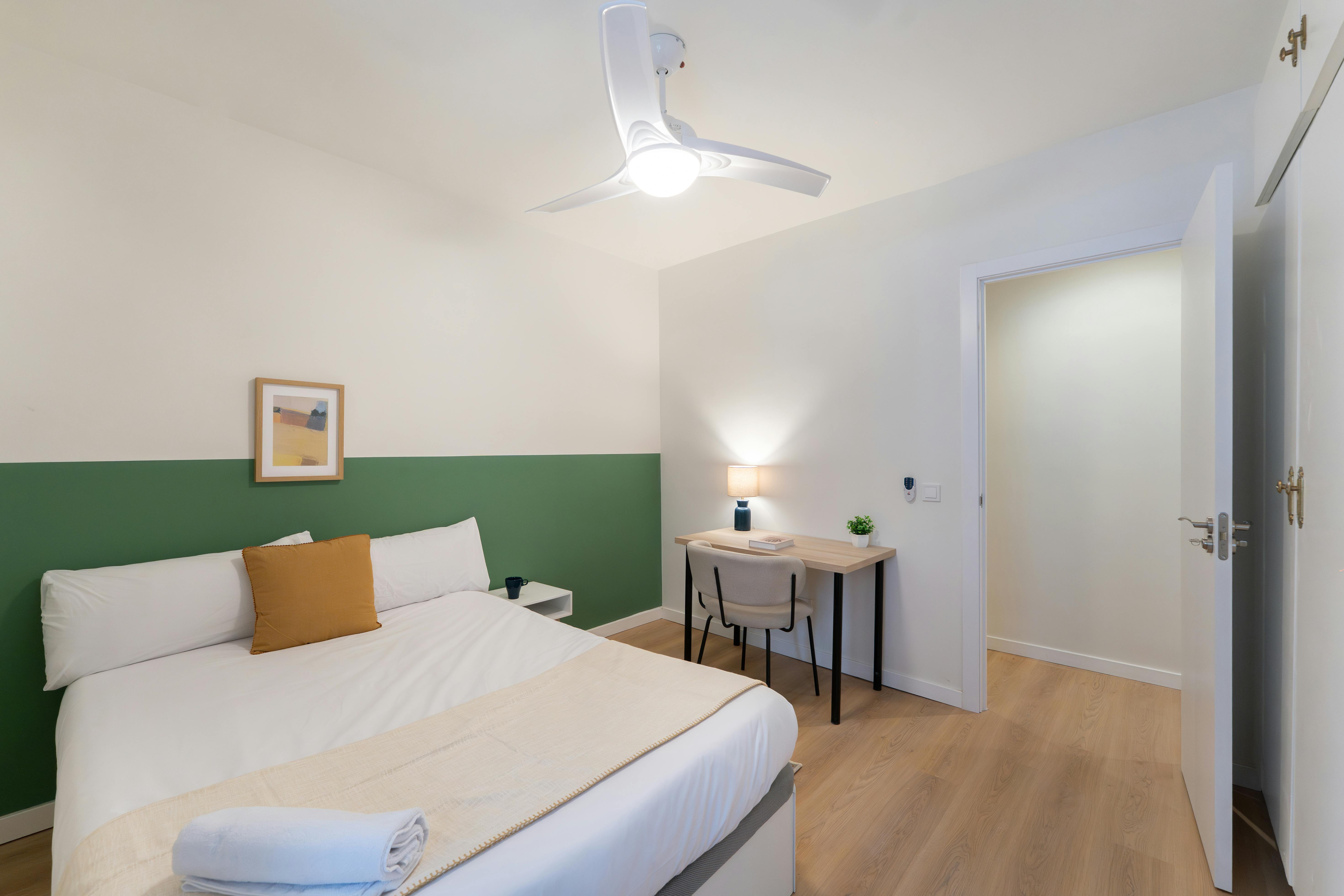 Paseo de la Reina Cristina, Madrid preview