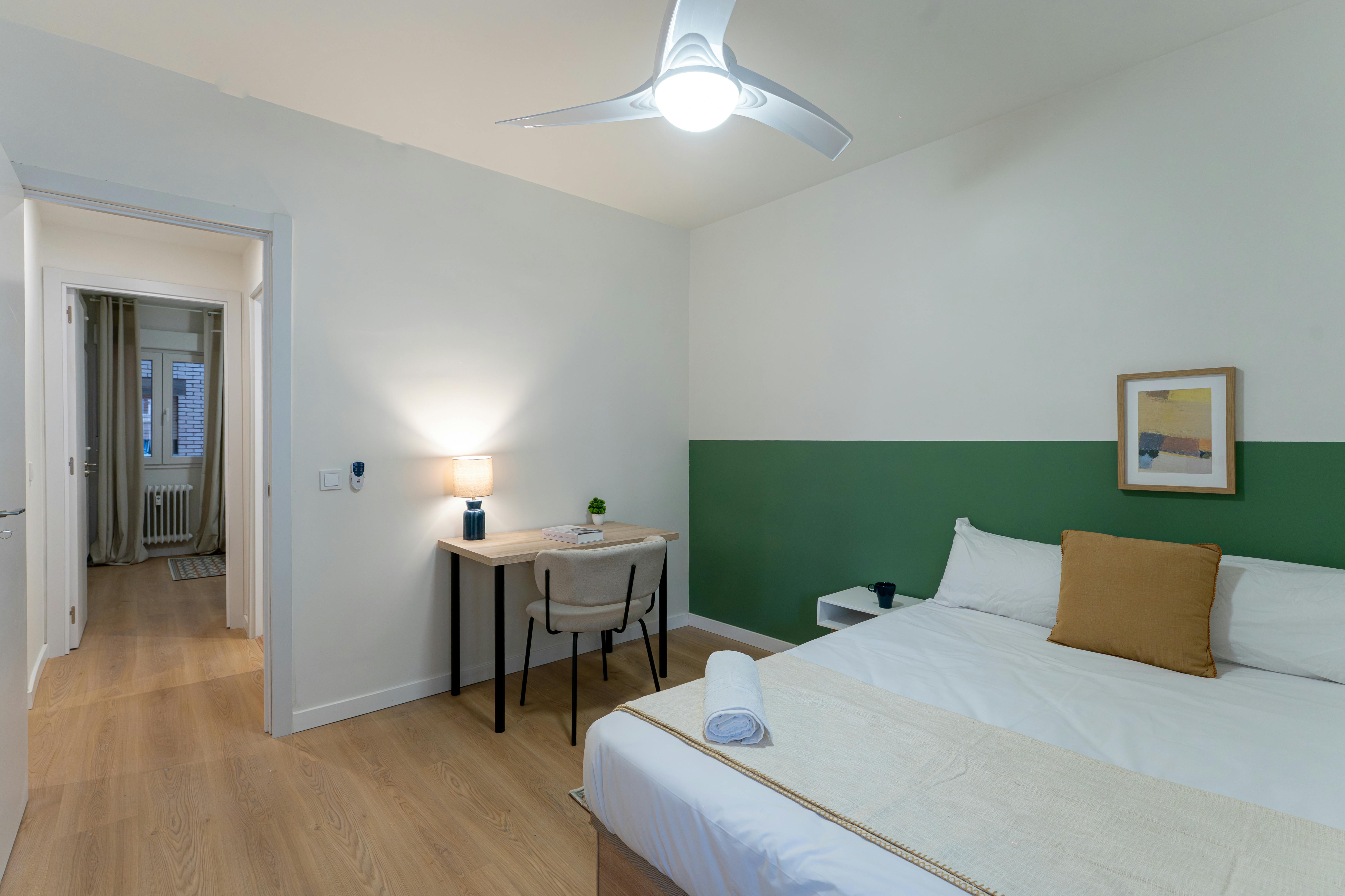 Paseo de la Reina Cristina, Madrid preview